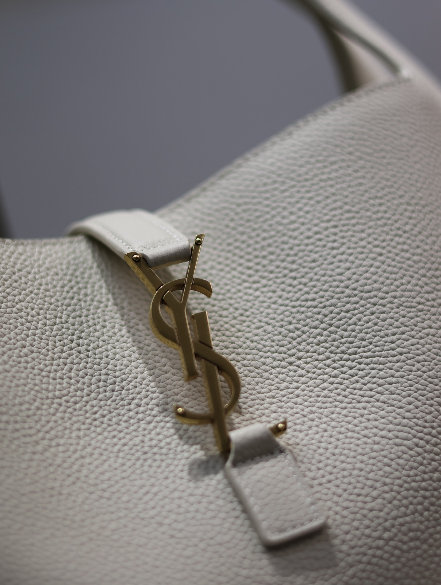 YSL BEA IN GRAINED LEATHER White (50*28*18cm) - Image 7