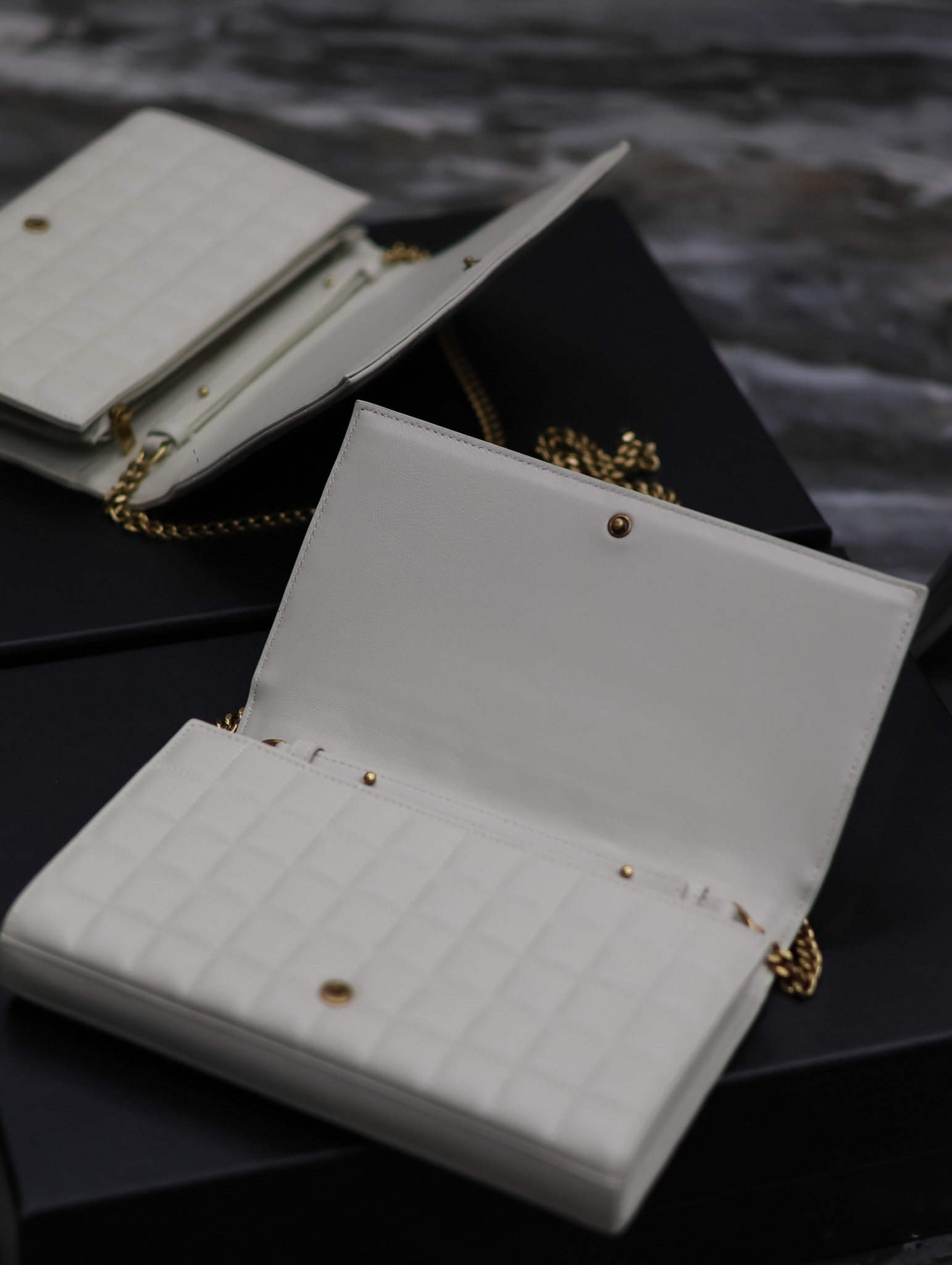 YSL CASSANDRE CHAIN WALLET WHITE - Image 7