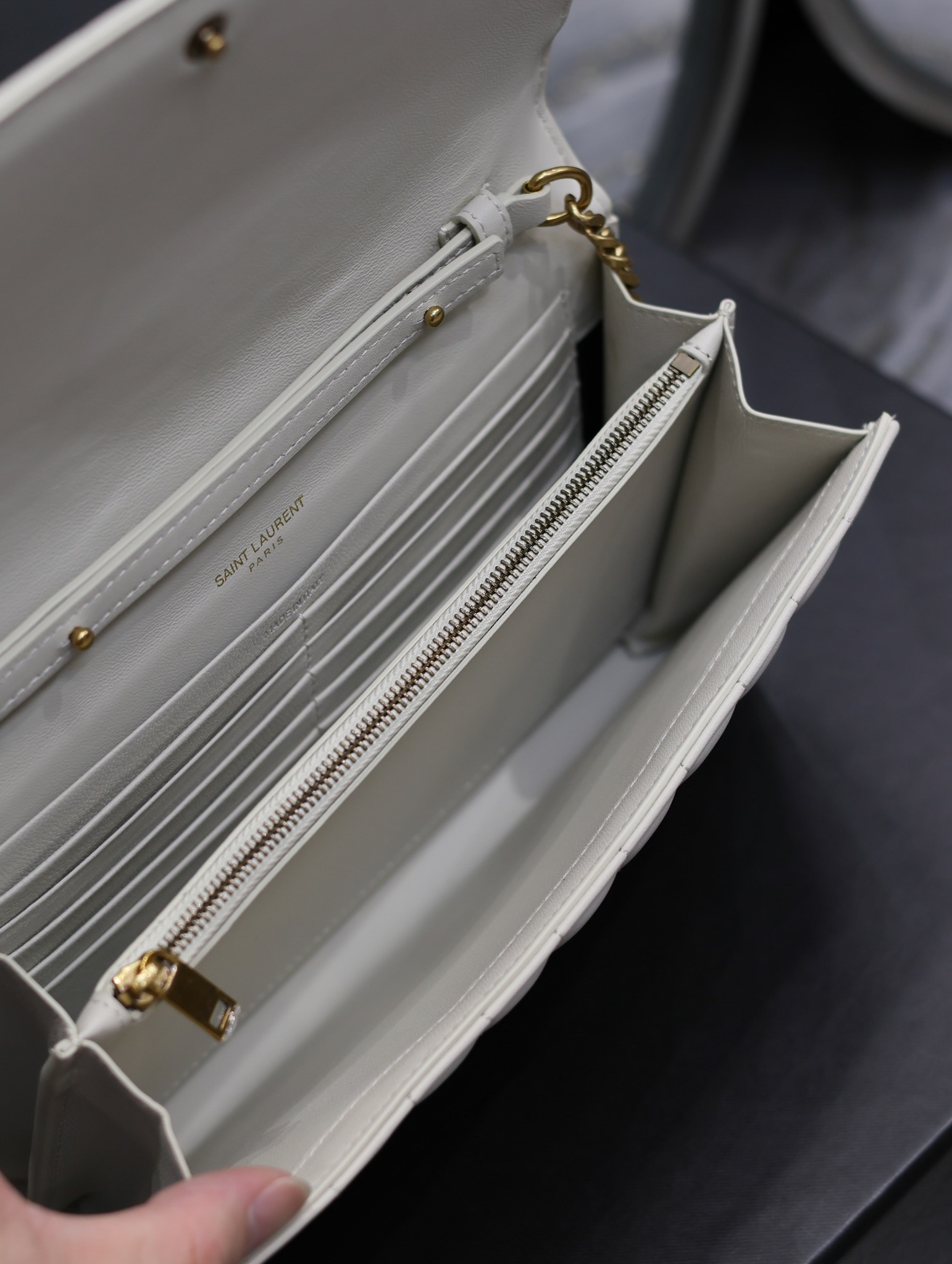 YSL CASSANDRE CHAIN WALLET WHITE - Image 8