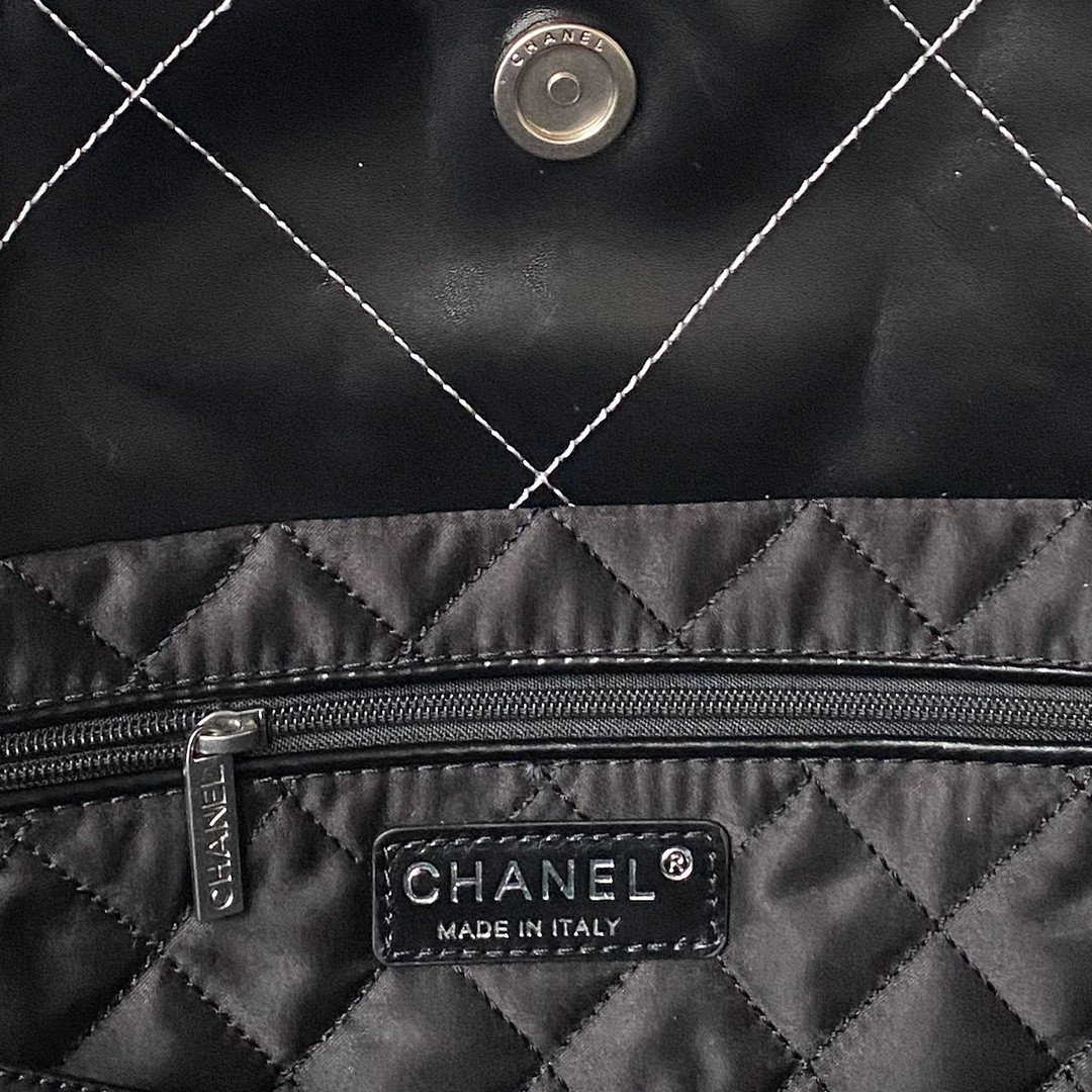 CHANEL 22 HANDBAG Shiny Calfskin SILVER 15.21*16.38*3.12 in - Image 8