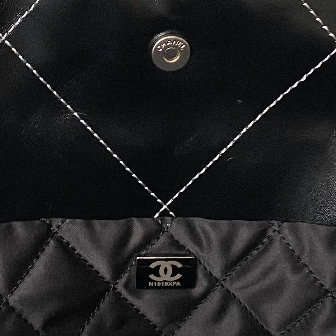 CHANEL 22 HANDBAG Shiny Calfskin SILVER 15.21*16.38*3.12 in - Image 9