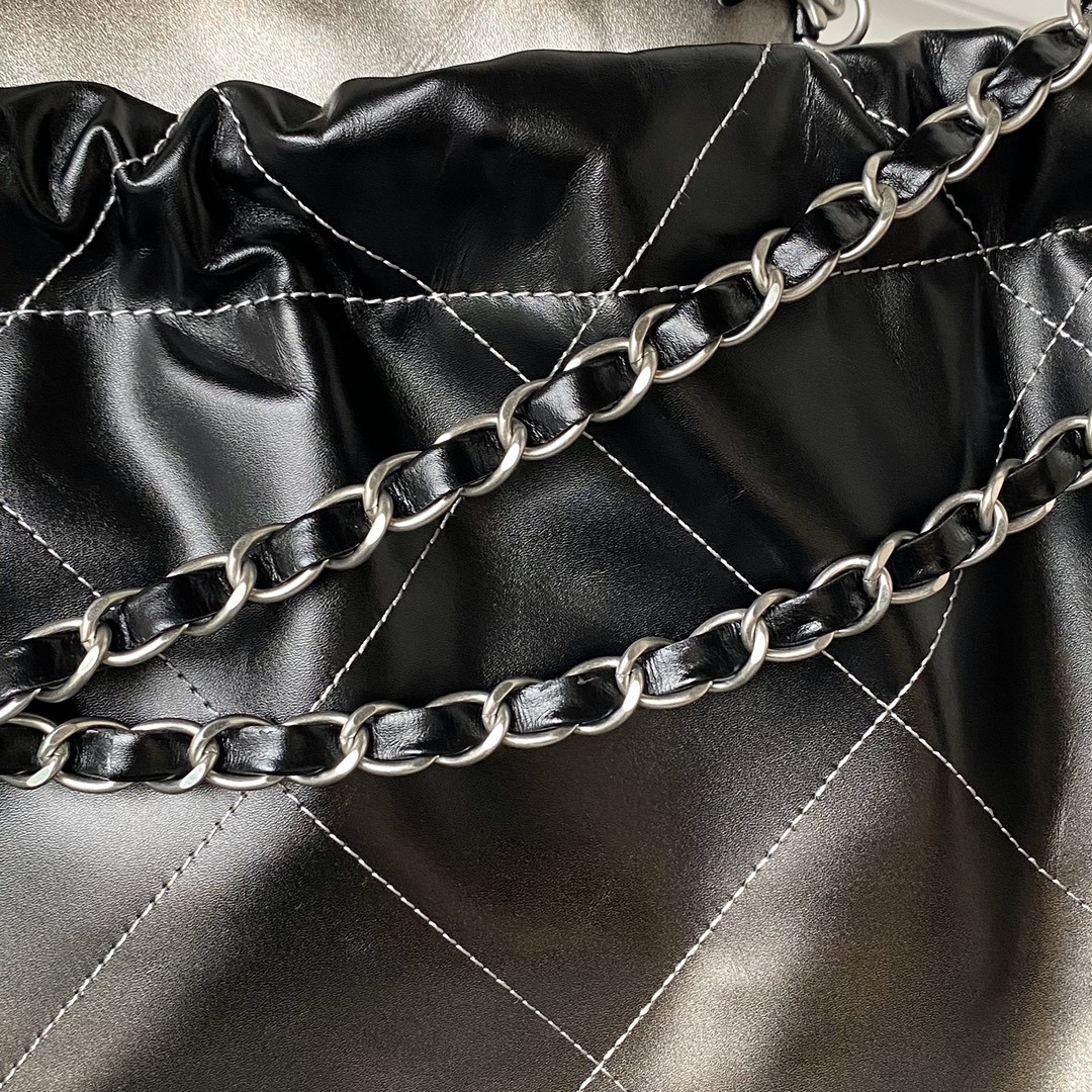 CHANEL 22 HANDBAG Shiny Calfskin SILVER 15.21*16.38*3.12 in - Image 10