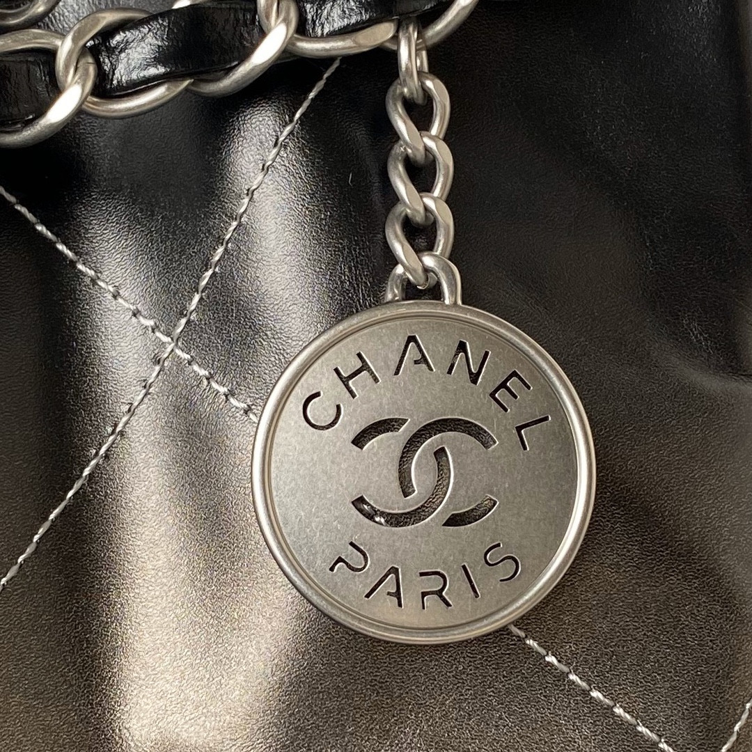 CHANEL 22 SMALL HANDBAG Shiny Calfskin SILVER 13.7*14.4*2.7 in - Image 5