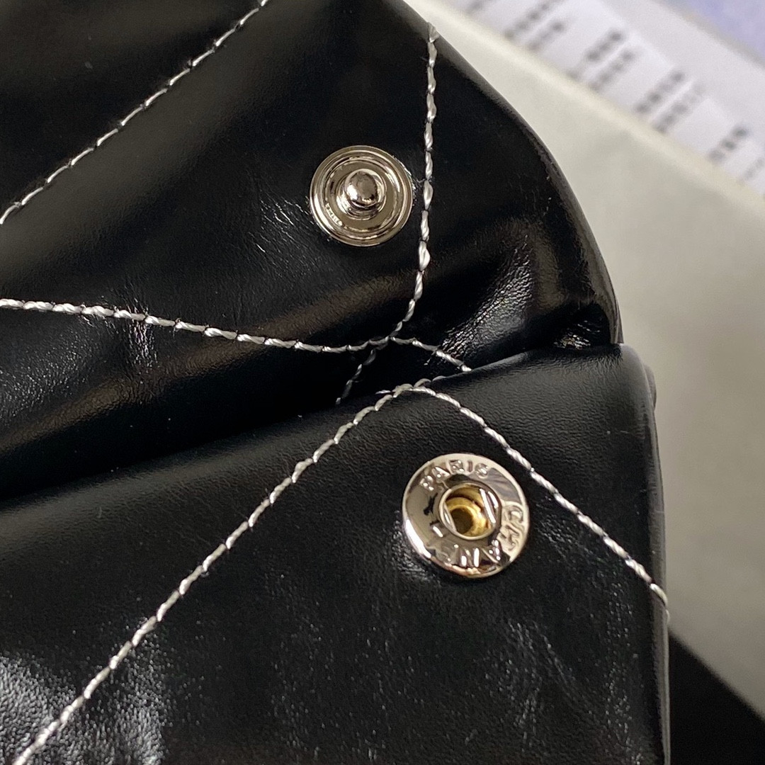 CHANEL 22 SMALL HANDBAG Shiny Calfskin SILVER 13.7*14.4*2.7 in - Image 7