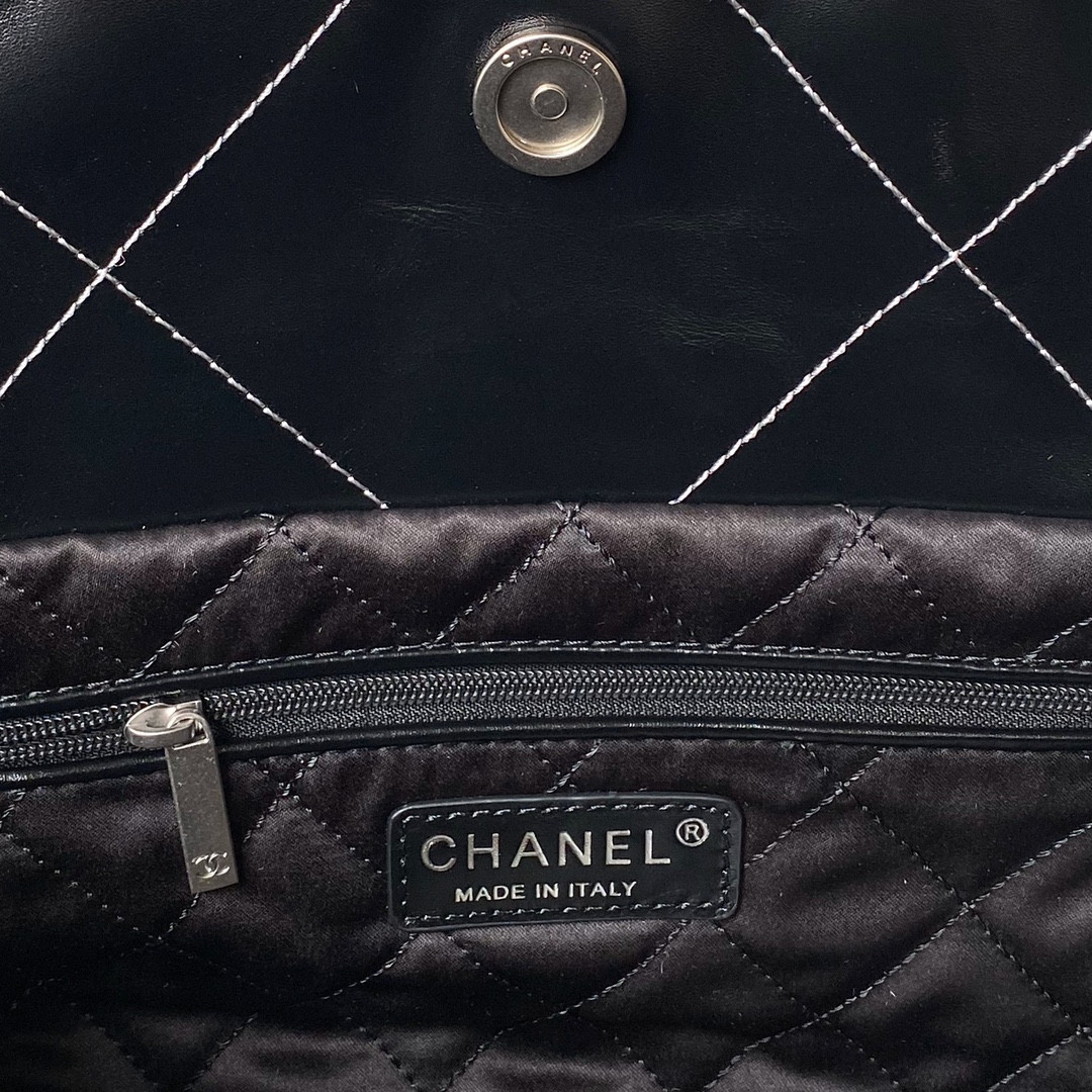 CHANEL 22 SMALL HANDBAG Shiny Calfskin SILVER 13.7*14.4*2.7 in - Image 8
