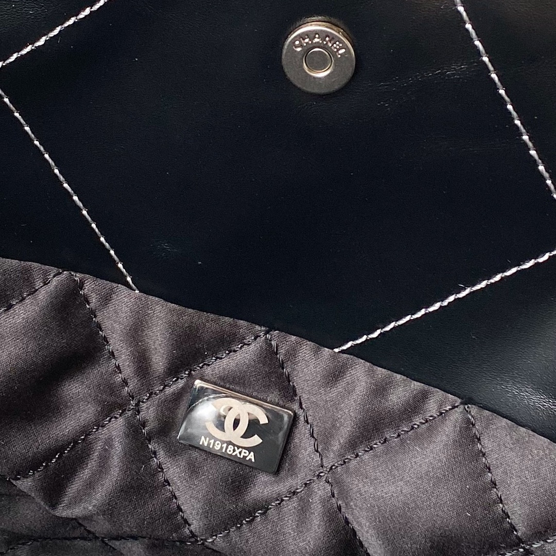 CHANEL 22 SMALL HANDBAG Shiny Calfskin SILVER 13.7*14.4*2.7 in - Image 9