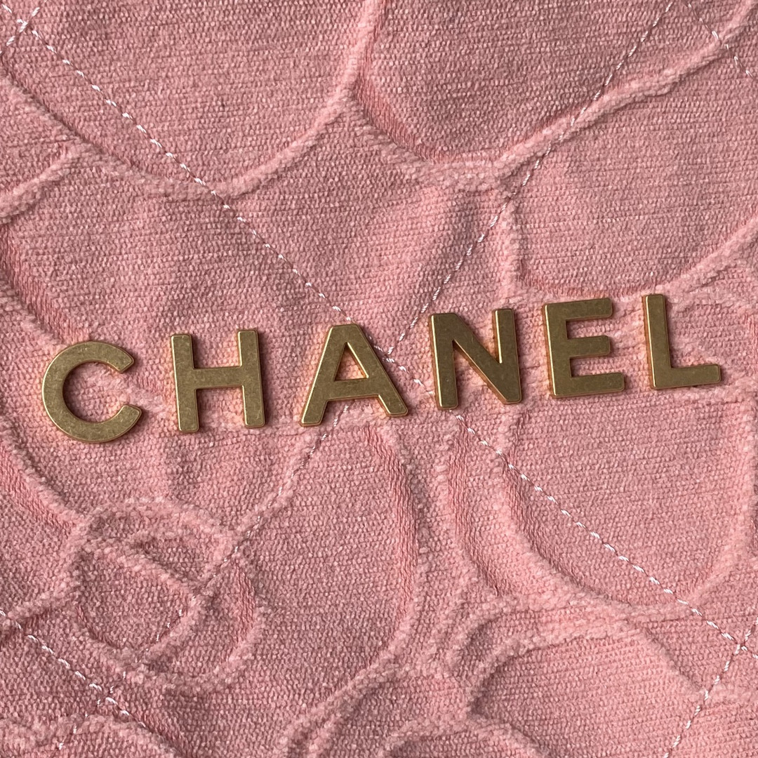 CHANEL 22 SMALL HANDBAG velvet PINK 13.7*14.4*2.7 in - Image 4