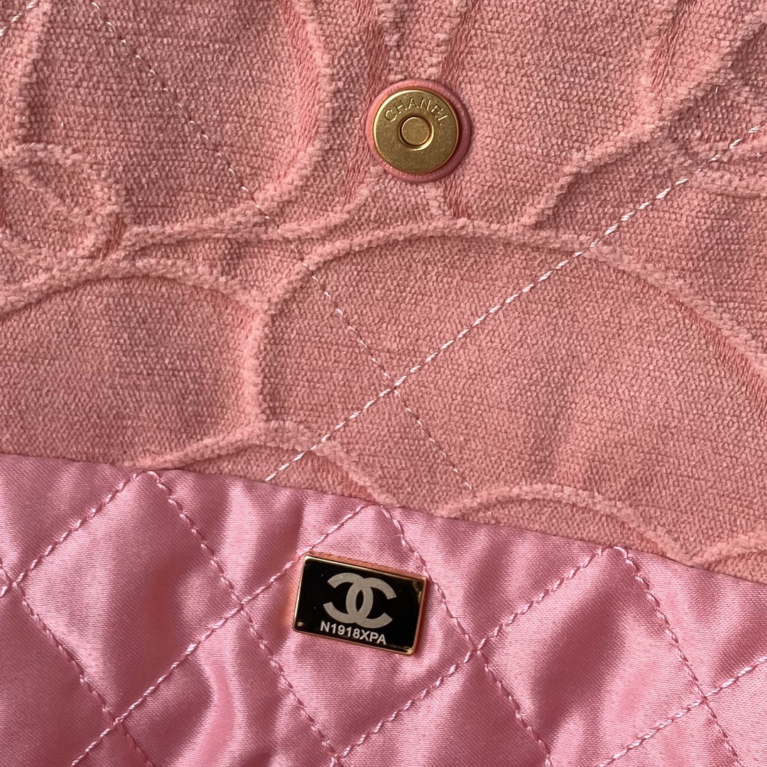 CHANEL 22 HANDBAG velvet pink 15.2*16.4*3.1 in - Image 9
