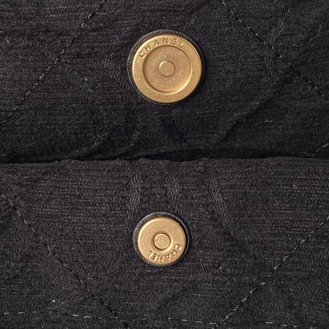 CHANEL 22 SMALL HANDBAG velvet BLACK 13.7*14.4*2.7 in - Image 10