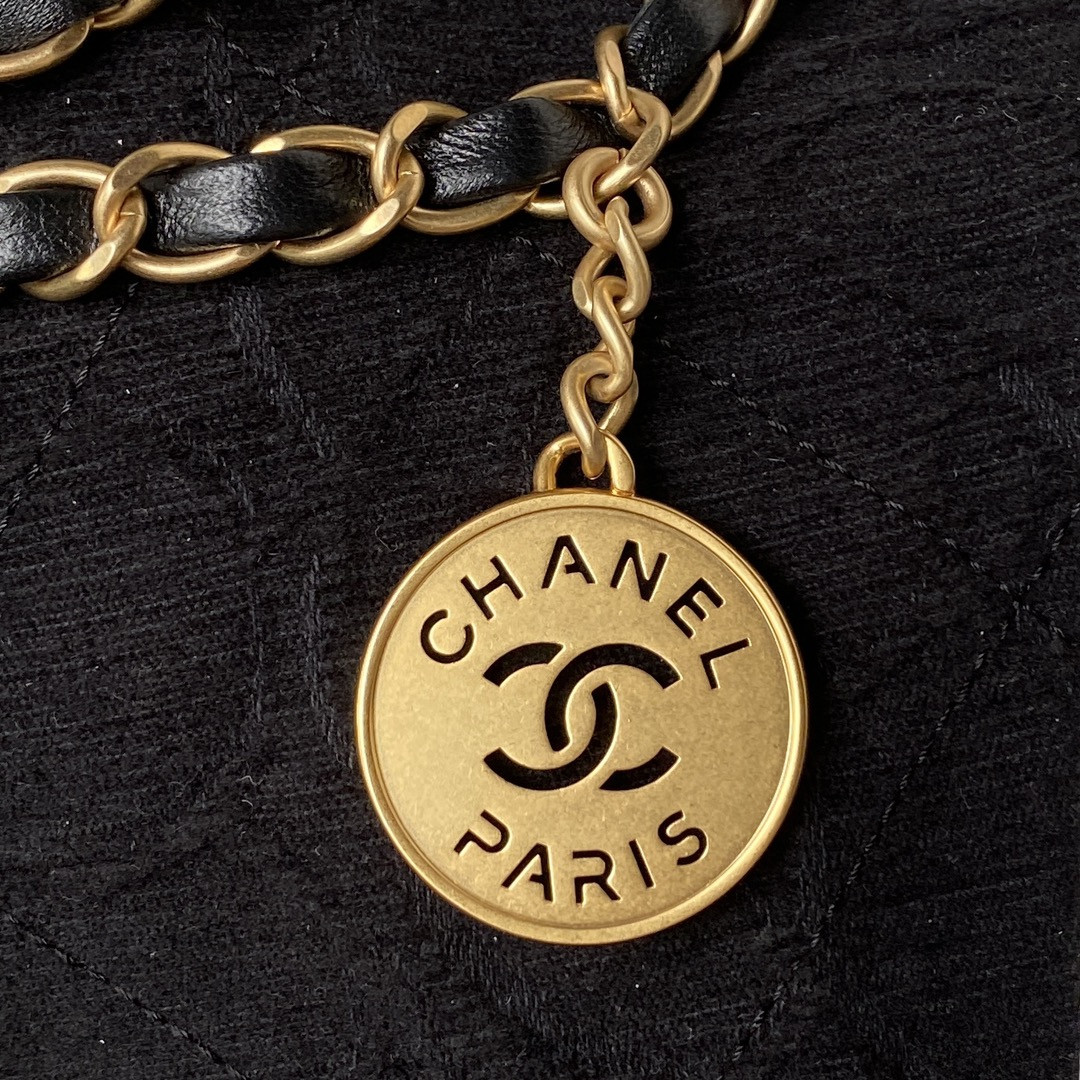 CHANEL 22 HANDBAG velvet black 15.21*16.38*3.12 in - Image 5