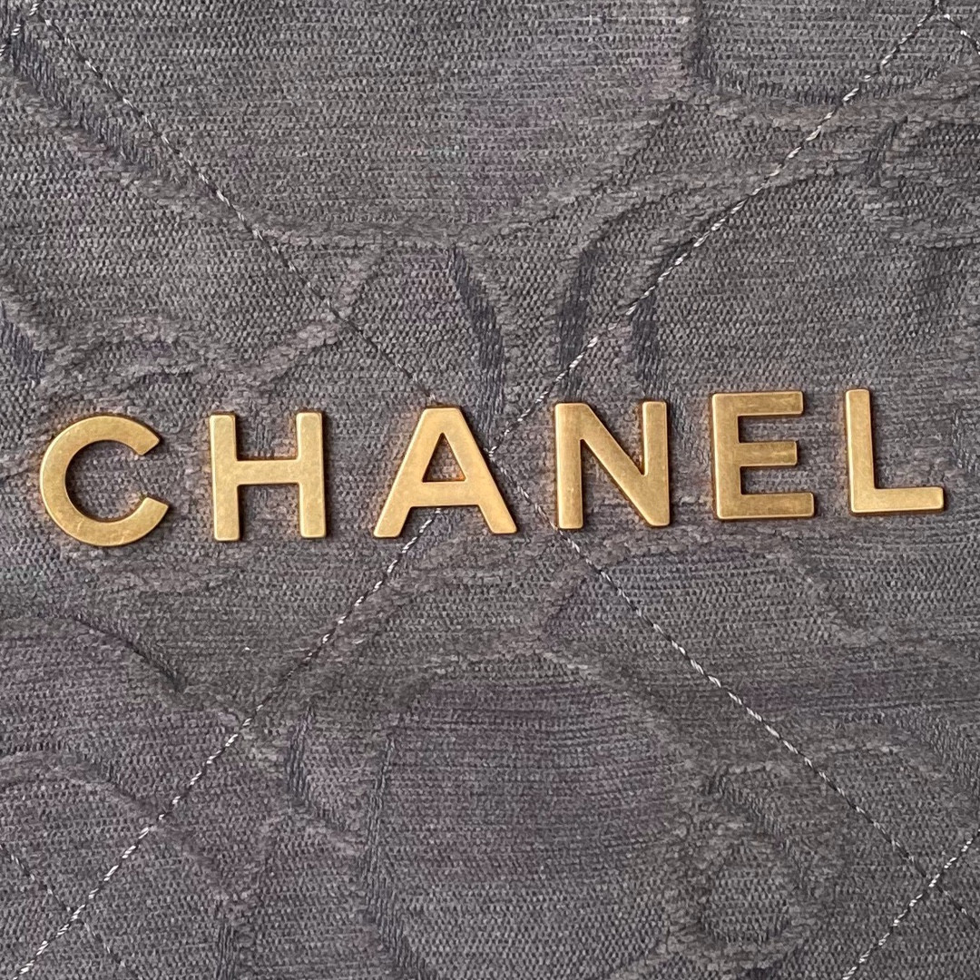 CHANEL 22 HANDBAG velvet GREY 15.21*16.38*3.12 in - Image 5