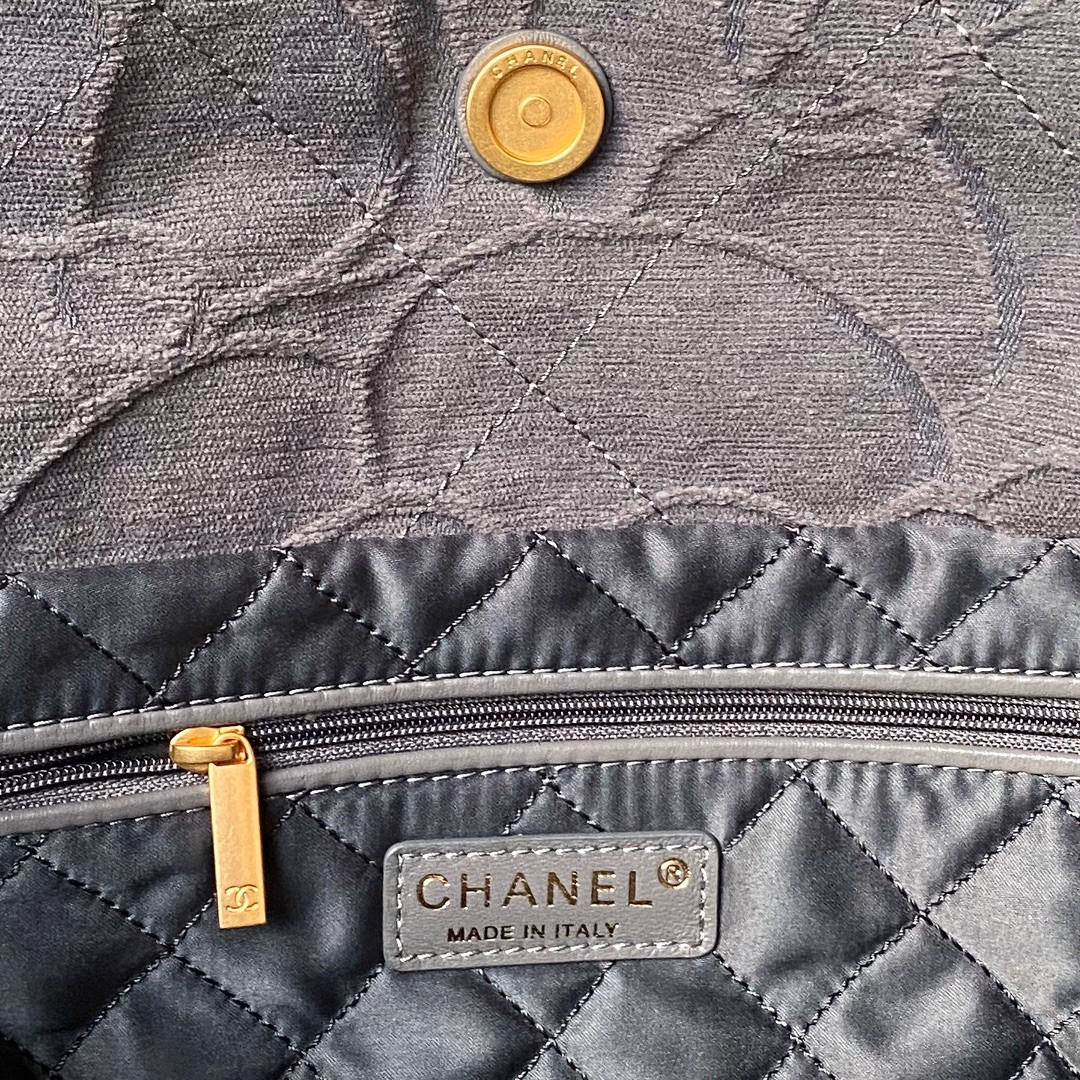 CHANEL 22 HANDBAG velvet GREY 15.21*16.38*3.12 in - Image 9