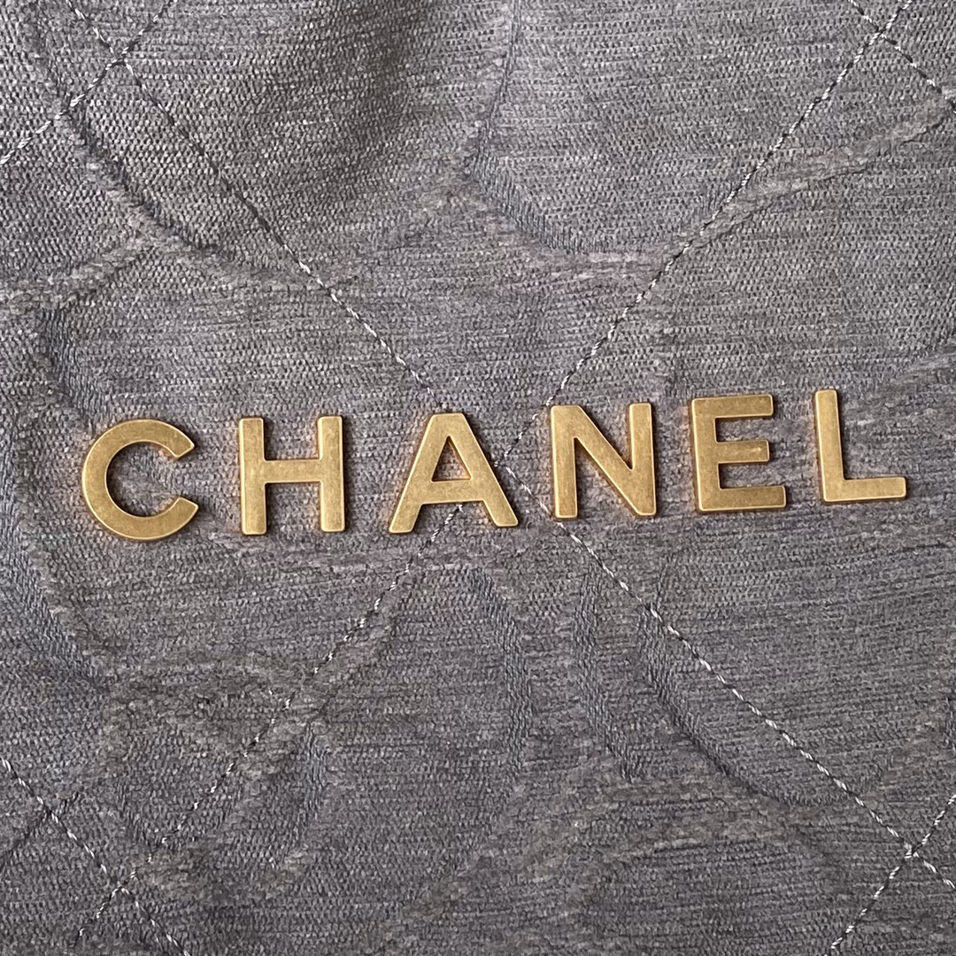 CHANEL 22 SMALL HANDBAG velvet GREY 13.7*14.4*2.7 in - Image 5