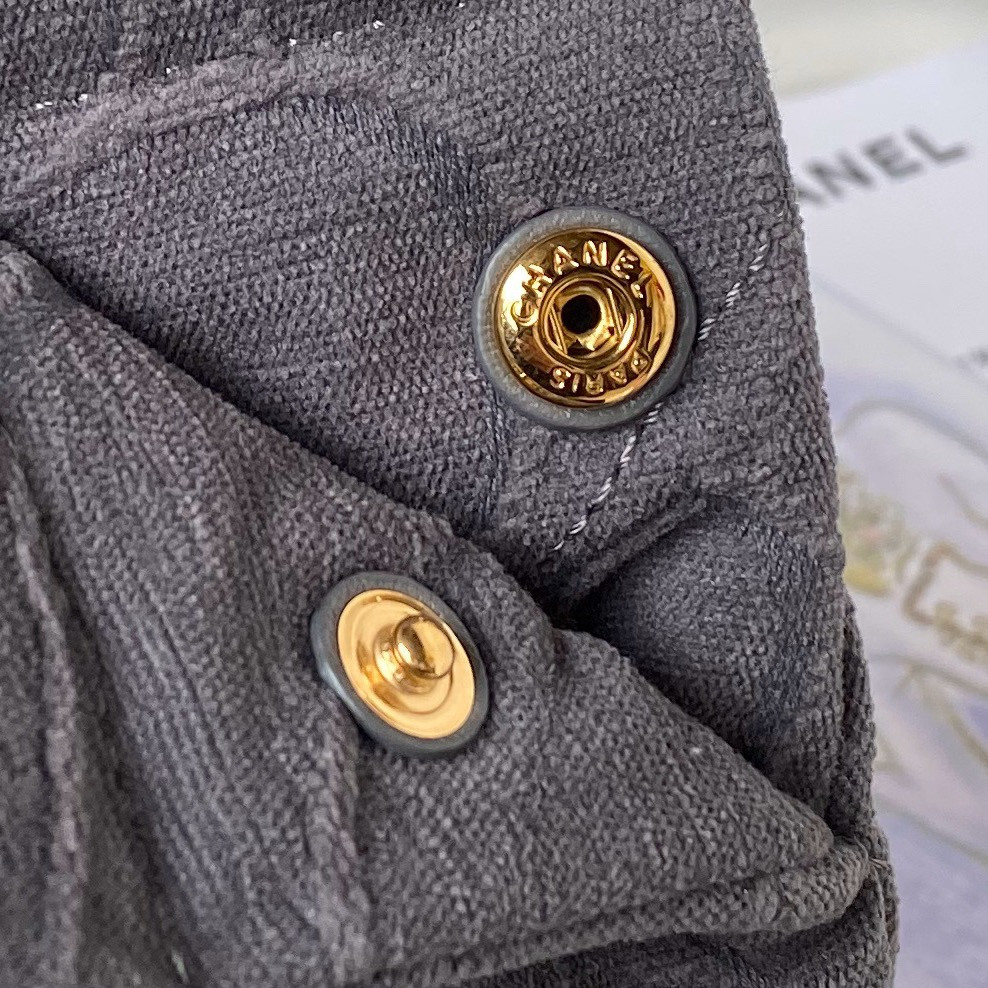 CHANEL 22 SMALL HANDBAG velvet GREY 13.7*14.4*2.7 in - Image 7