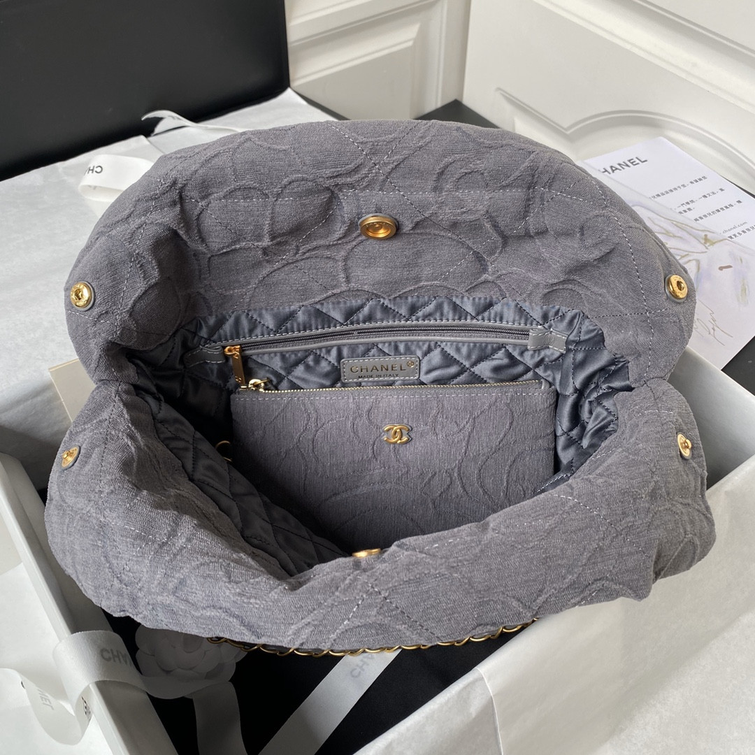 CHANEL 22 SMALL HANDBAG velvet GREY 13.7*14.4*2.7 in - Image 8