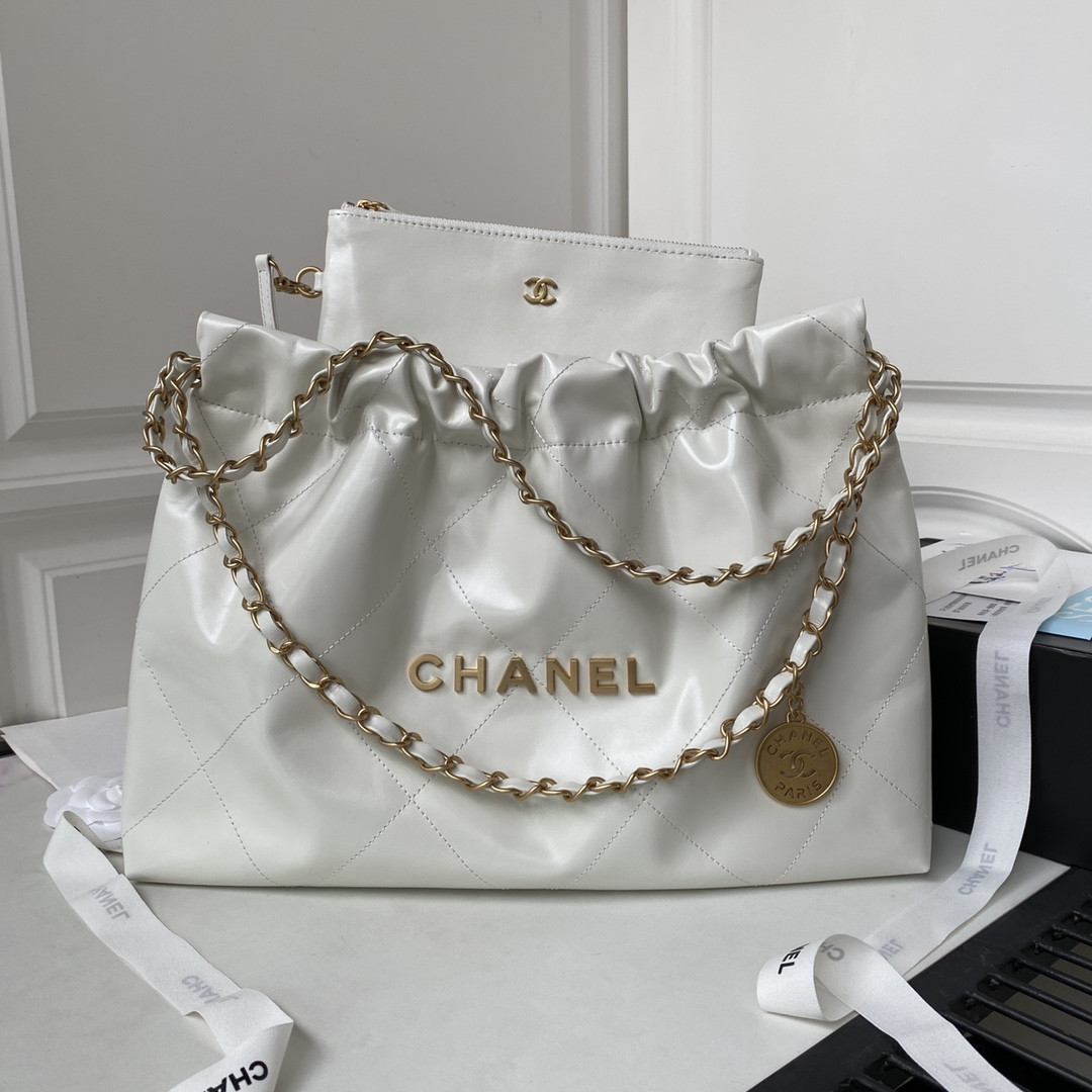 CHANEL 22 HANDBAG Shiny Calfskin white 30*45*8cm - Image 2
