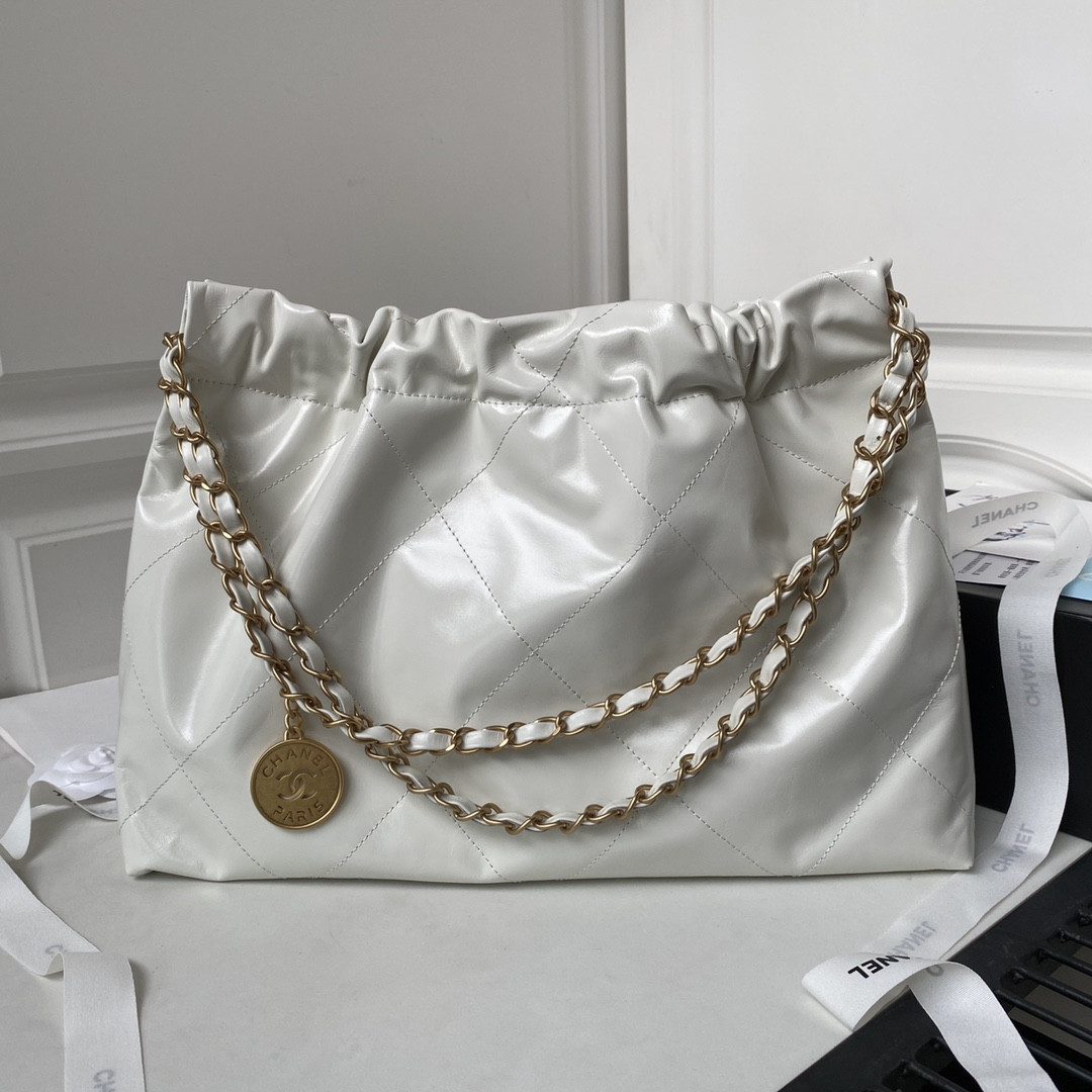 CHANEL 22 HANDBAG Shiny Calfskin white 30*45*8cm - Image 3