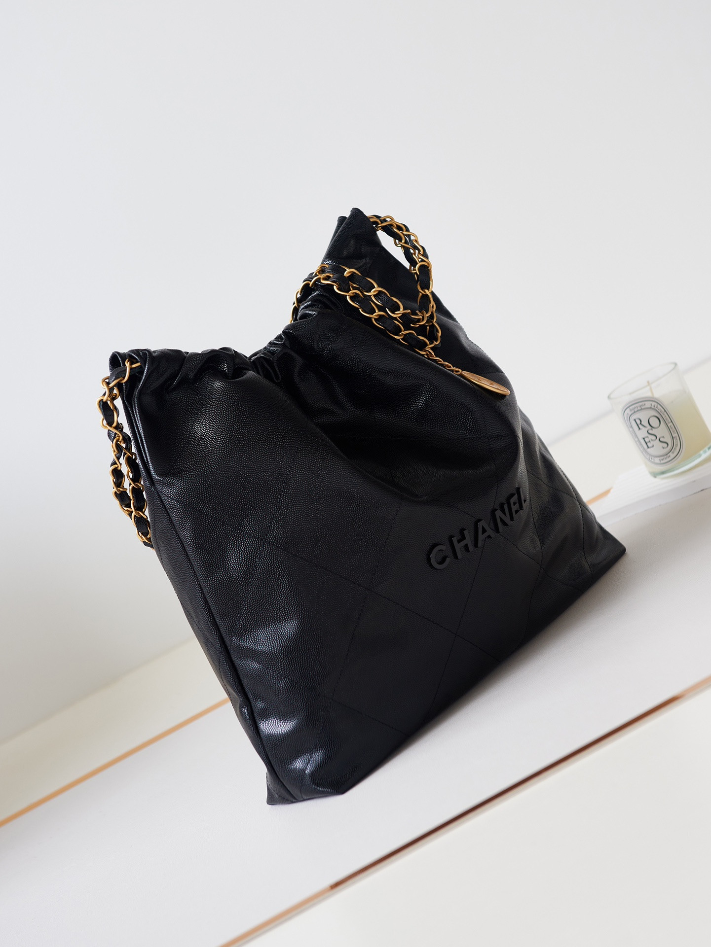 CHANEL 22 HANDBAG Shiny Calfskin Black 15.21*16.38*3.12 in - Image 6