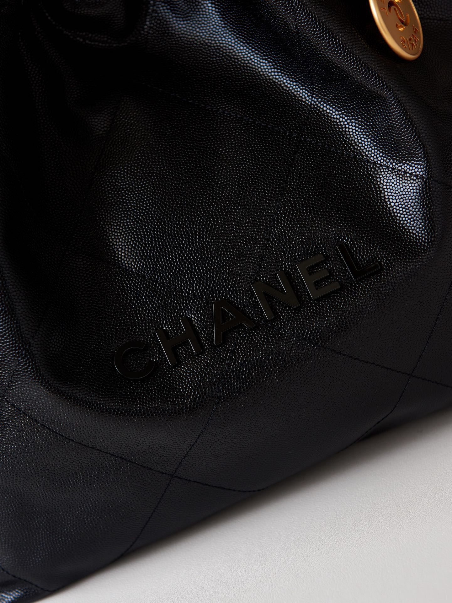 CHANEL 22 SMALL HANDBAG Shiny Calfskin GOLD Metal BLACK 13.7*14.4*2.7 in - Image 3