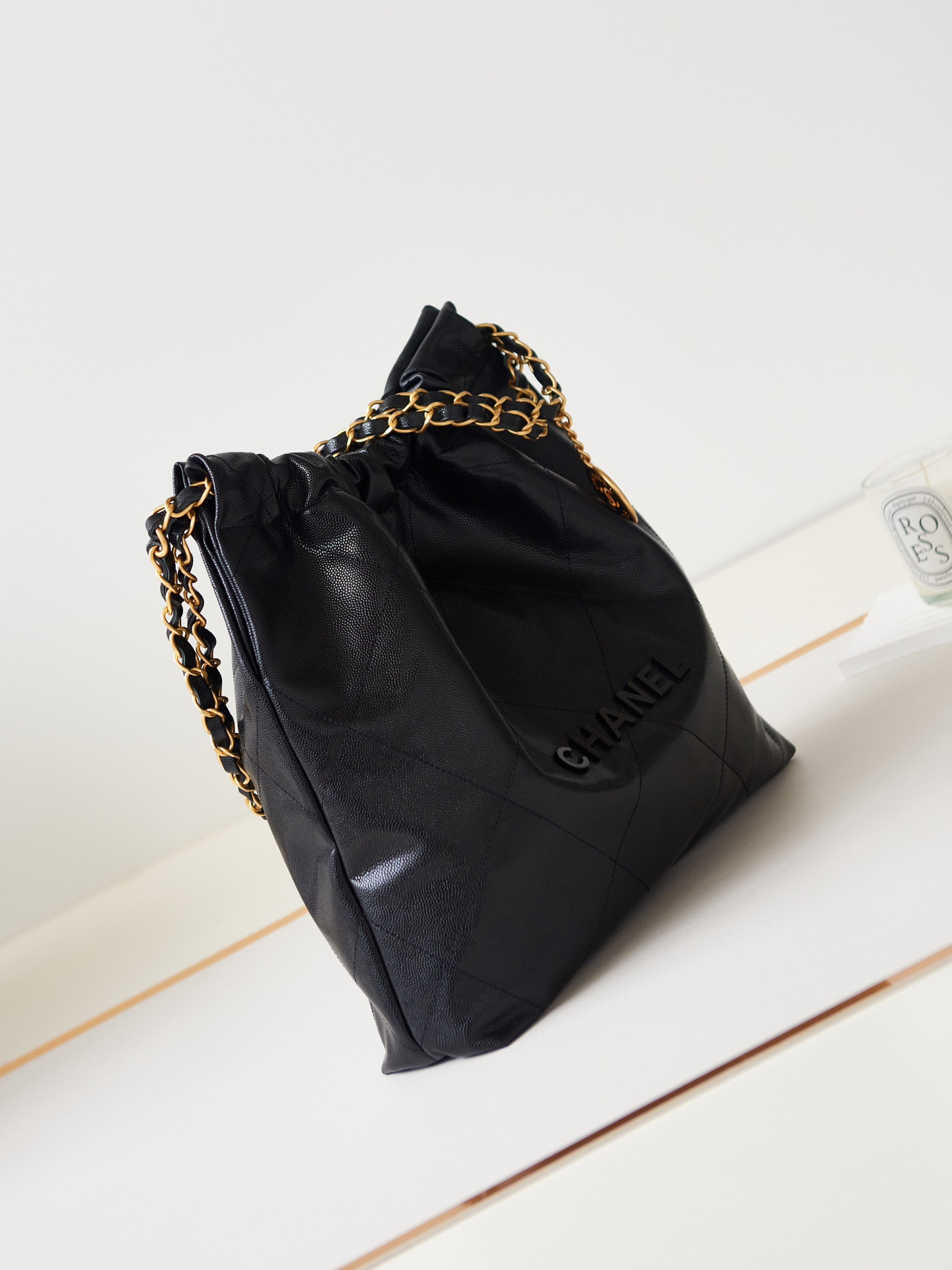 CHANEL 22 SMALL HANDBAG Shiny Calfskin GOLD Metal BLACK 13.7*14.4*2.7 in - Image 4