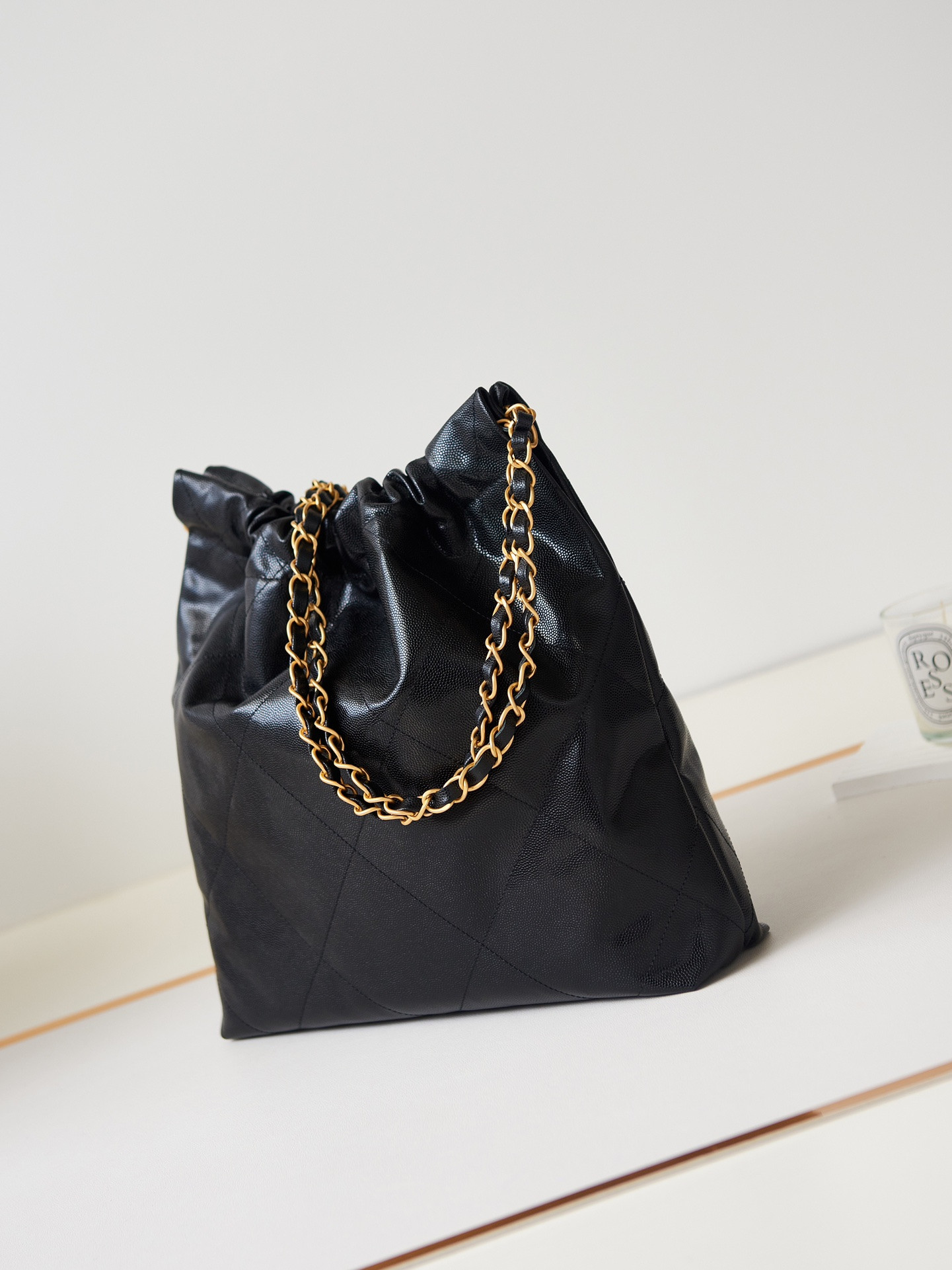 CHANEL 22 SMALL HANDBAG Shiny Calfskin GOLD Metal BLACK 13.7*14.4*2.7 in - Image 5