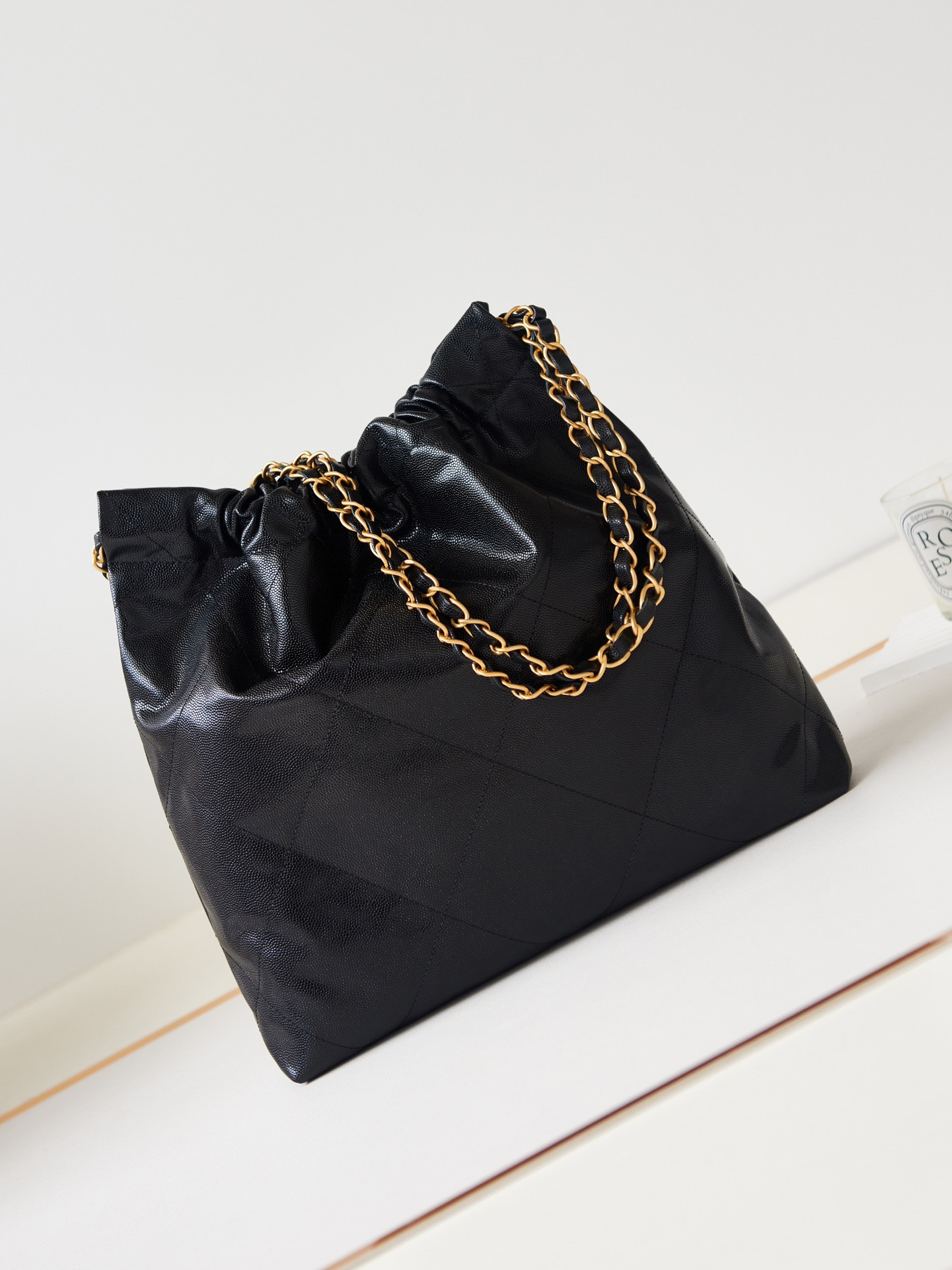 CHANEL 22 SMALL HANDBAG Shiny Calfskin GOLD Metal BLACK 13.7*14.4*2.7 in - Image 6