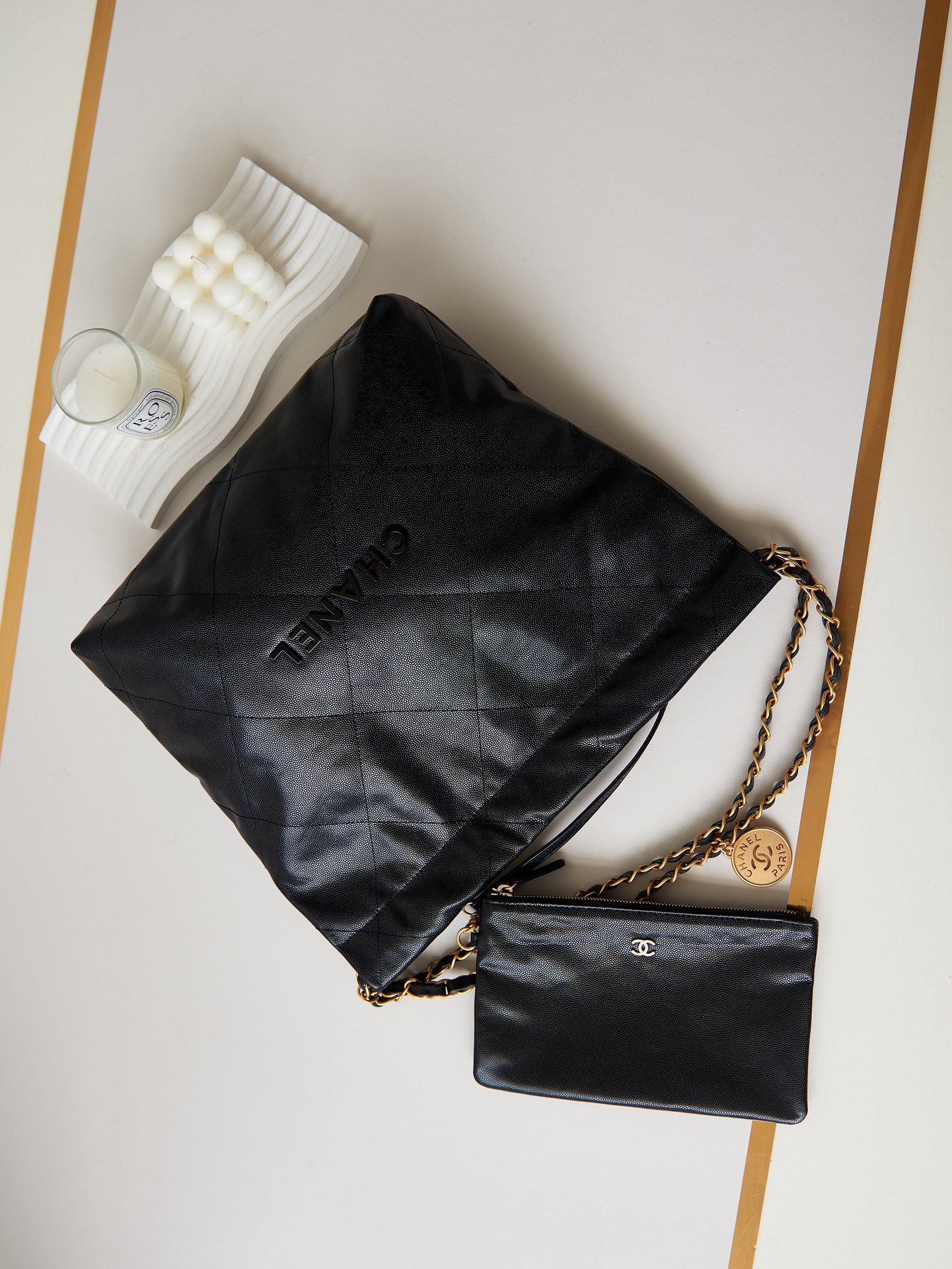 CHANEL 22 SMALL HANDBAG Shiny Calfskin GOLD Metal BLACK 13.7*14.4*2.7 in - Image 7