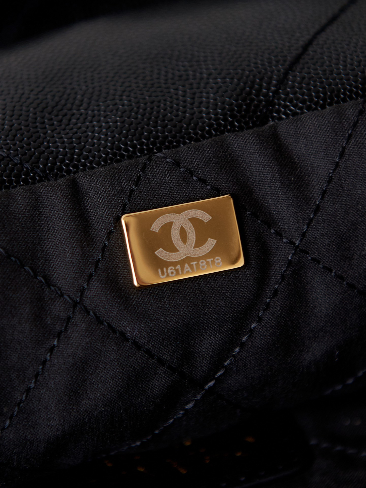CHANEL 22 SMALL HANDBAG Shiny Calfskin GOLD Metal BLACK 13.7*14.4*2.7 in - Image 10