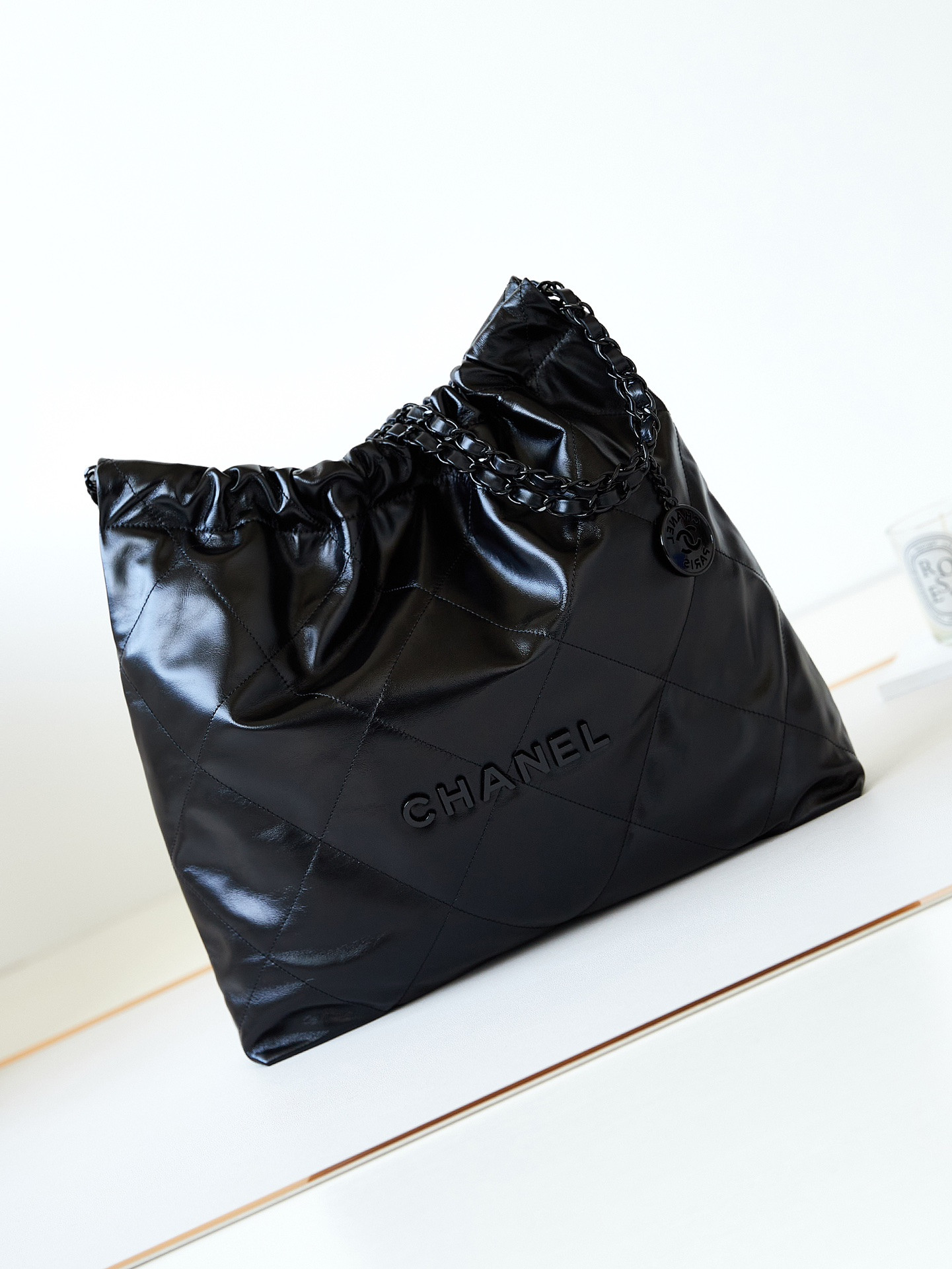 CHANEL 22 HANDBAG Shiny Calfskin ALL Black 15.21*16.38*3.12 in