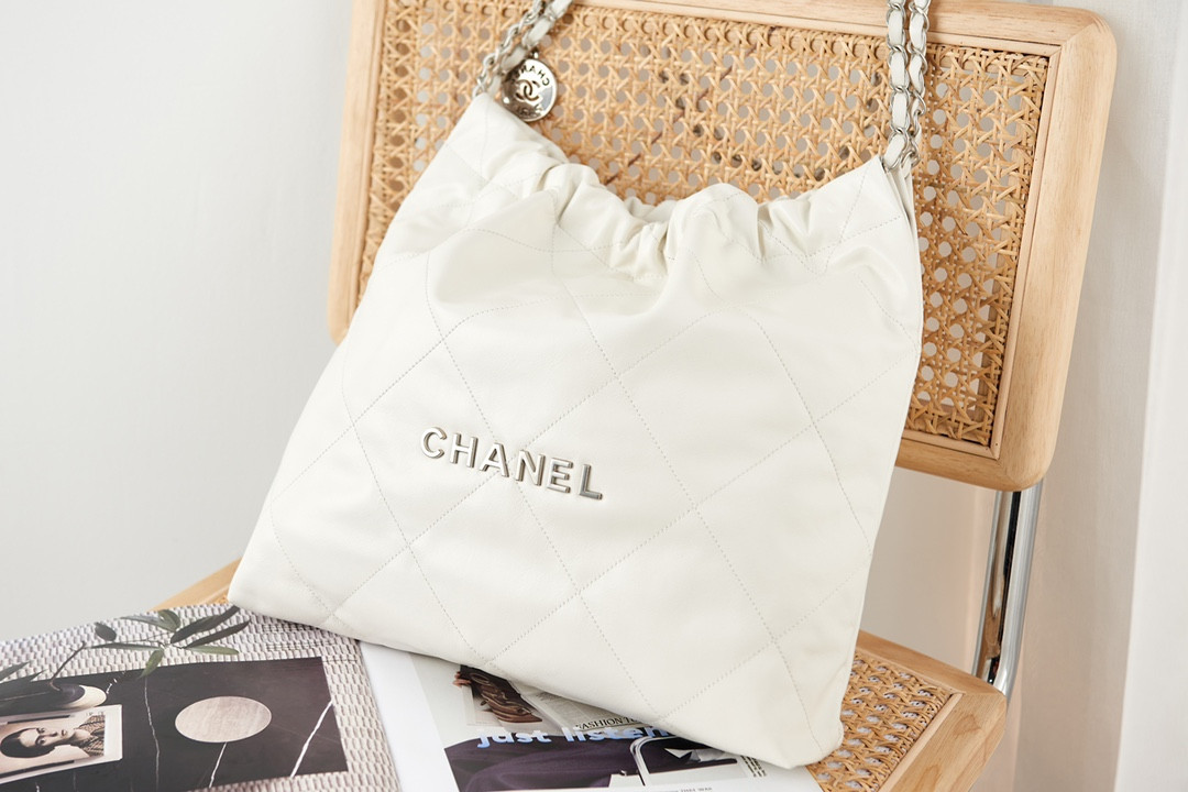 CHANEL 22 HANDBAG Metallic Shaded Calfskin Silver-Tone Metal White 15.21*16.38*3.12 in - Image 3