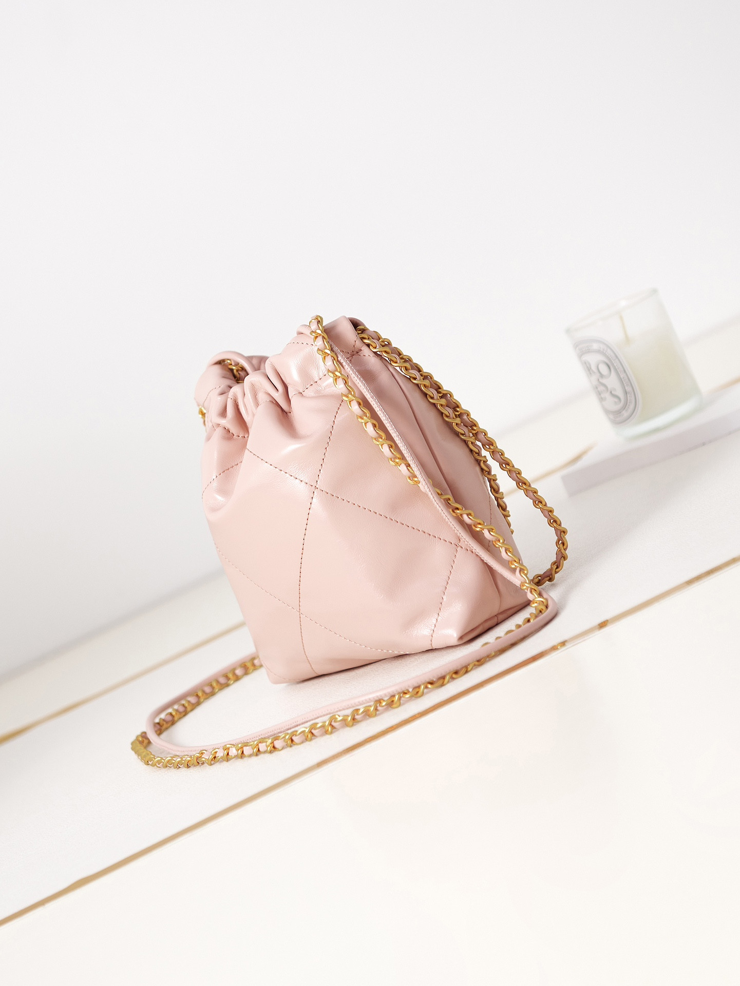 CHANEL 22 MINI HANDBAG Shiny Calfskin Pink 7.8 * 7.4 * 2.3 in - Image 5