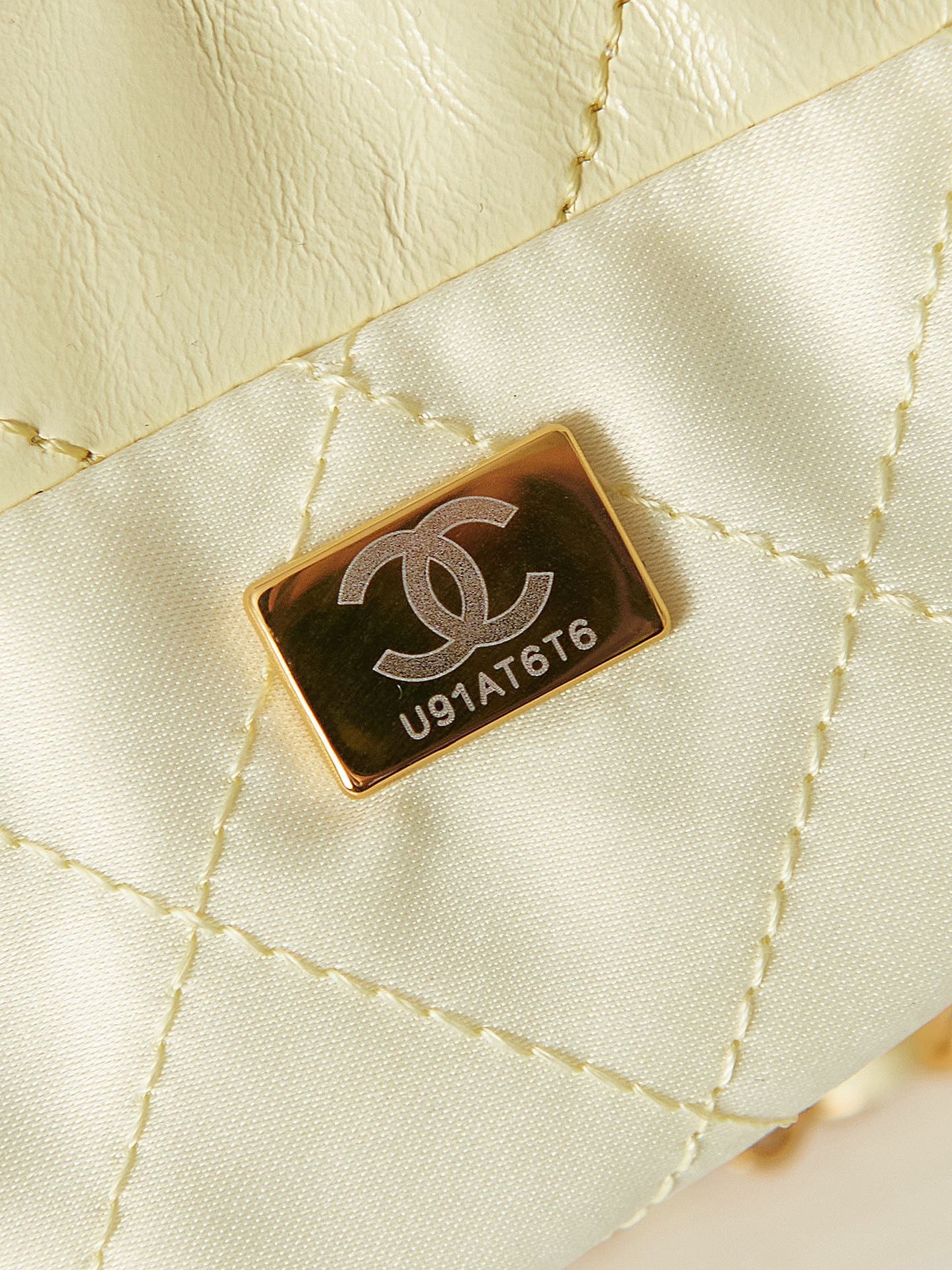 CHANEL 22 MINI HANDBAG Shiny Calfskin Yellow 7.8 * 7.4 * 2.3 in - Image 9