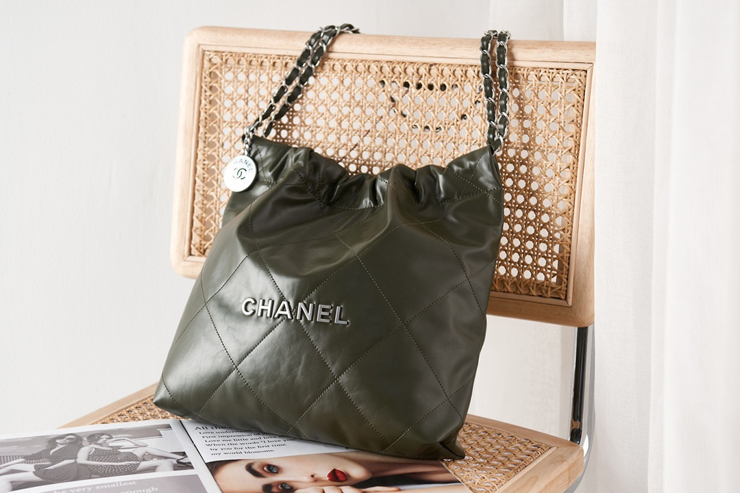 CHANEL 22 SMALL HANDBAG Shiny Calfskin SILVER Metal BLACK 13.7*14.4*2.7 in - Image 9