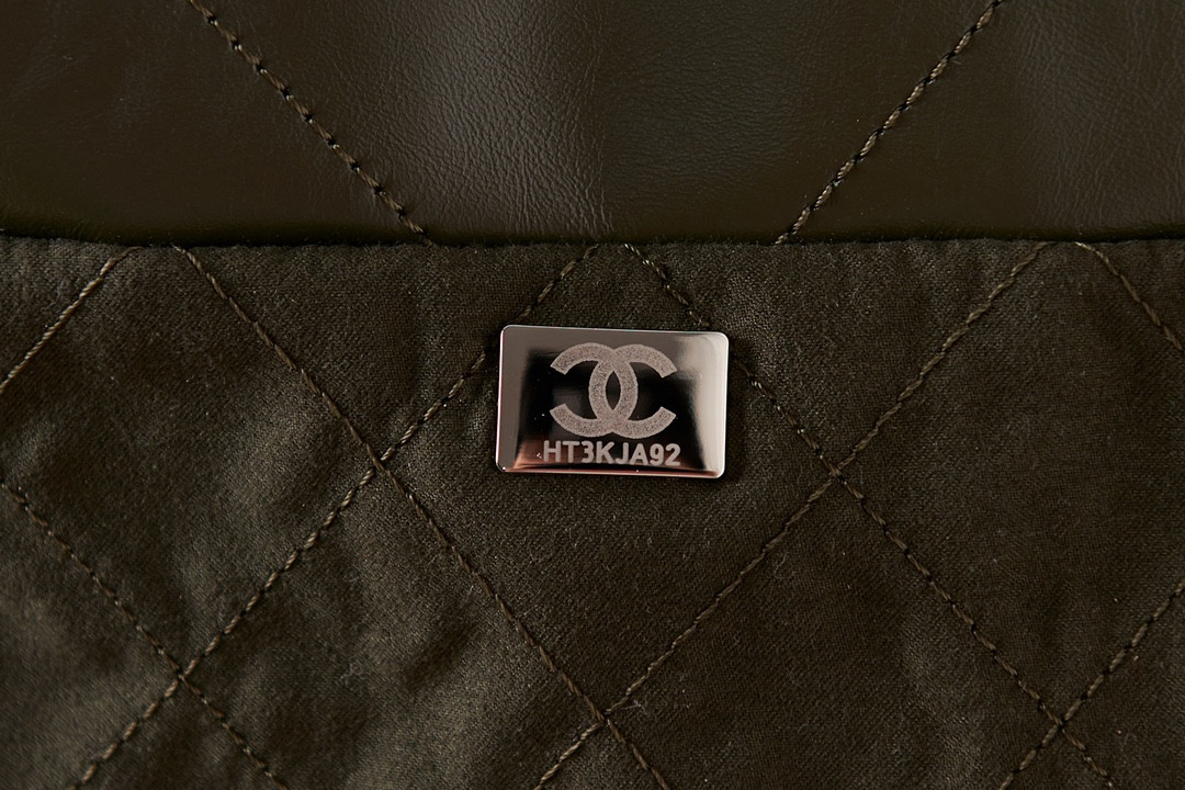 CHANEL 22 SMALL HANDBAG Shiny Calfskin SILVER Metal BLACK 13.7*14.4*2.7 in - Image 8
