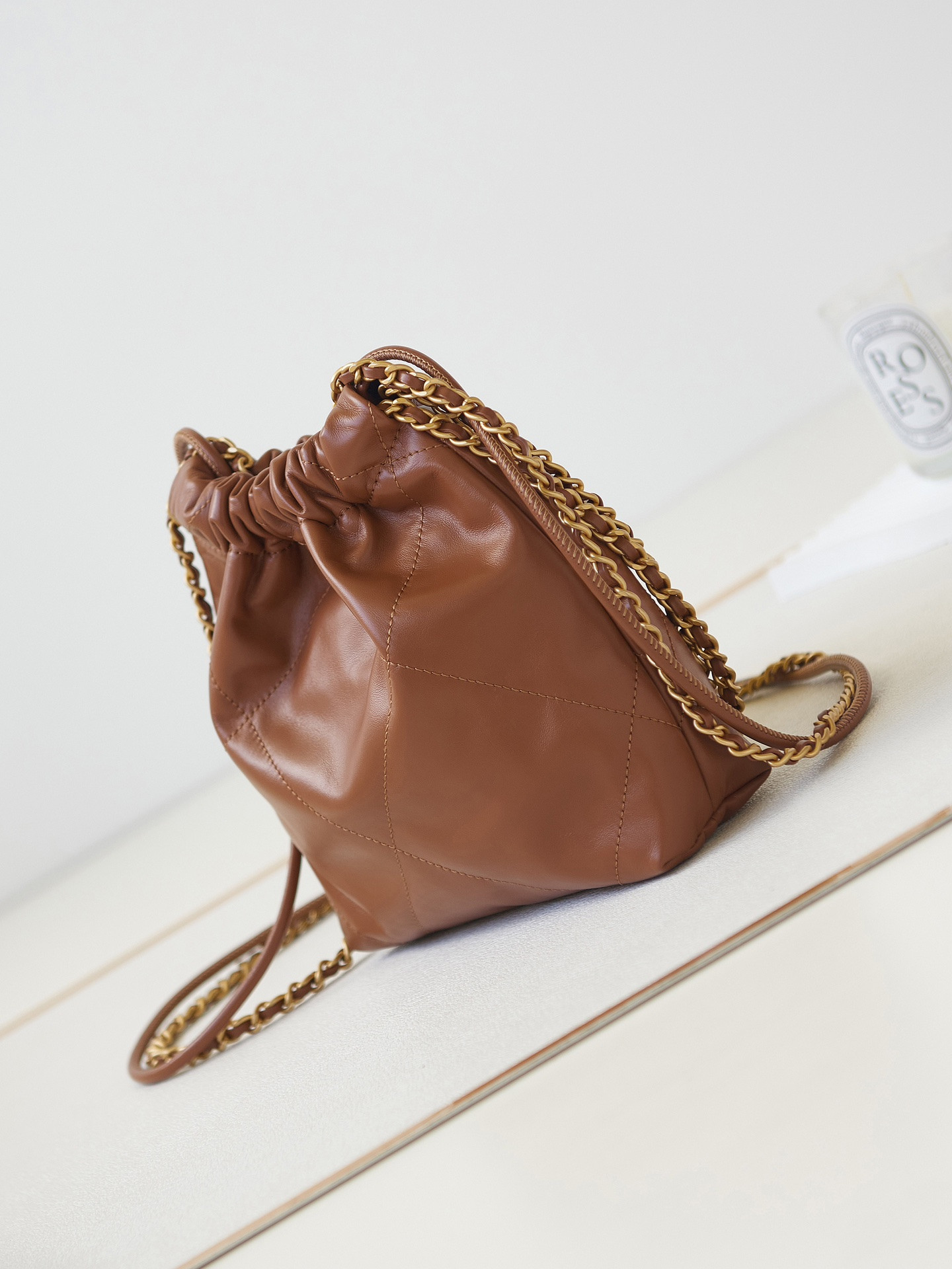 CHANEL 22 MINI HANDBAG Shiny Calfskin Brown 7.8 * 7.4 * 2.3 in - Image 6