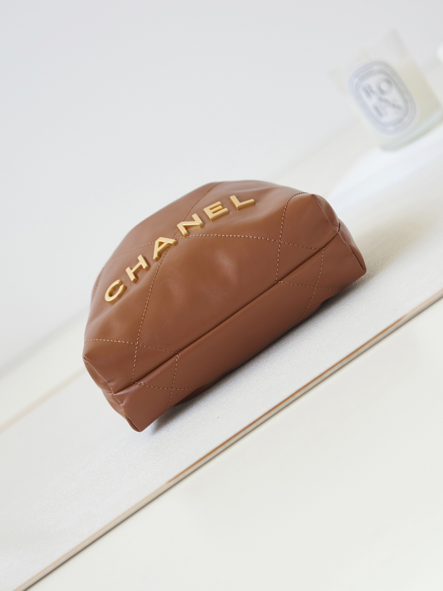 CHANEL 22 MINI HANDBAG Shiny Calfskin Brown 7.8 * 7.4 * 2.3 in - Image 7