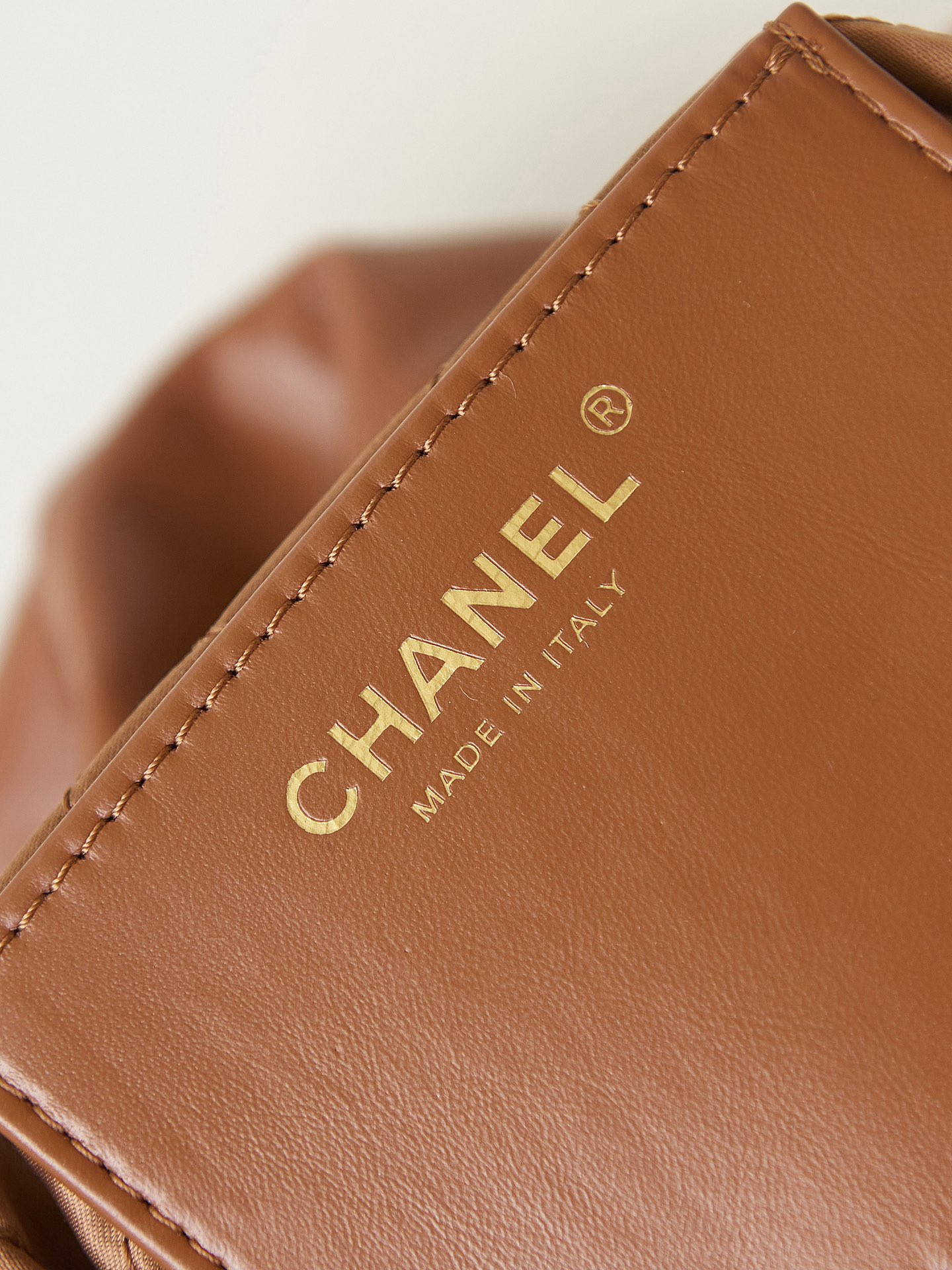 CHANEL 22 MINI HANDBAG Shiny Calfskin Brown 7.8 * 7.4 * 2.3 in - Image 10