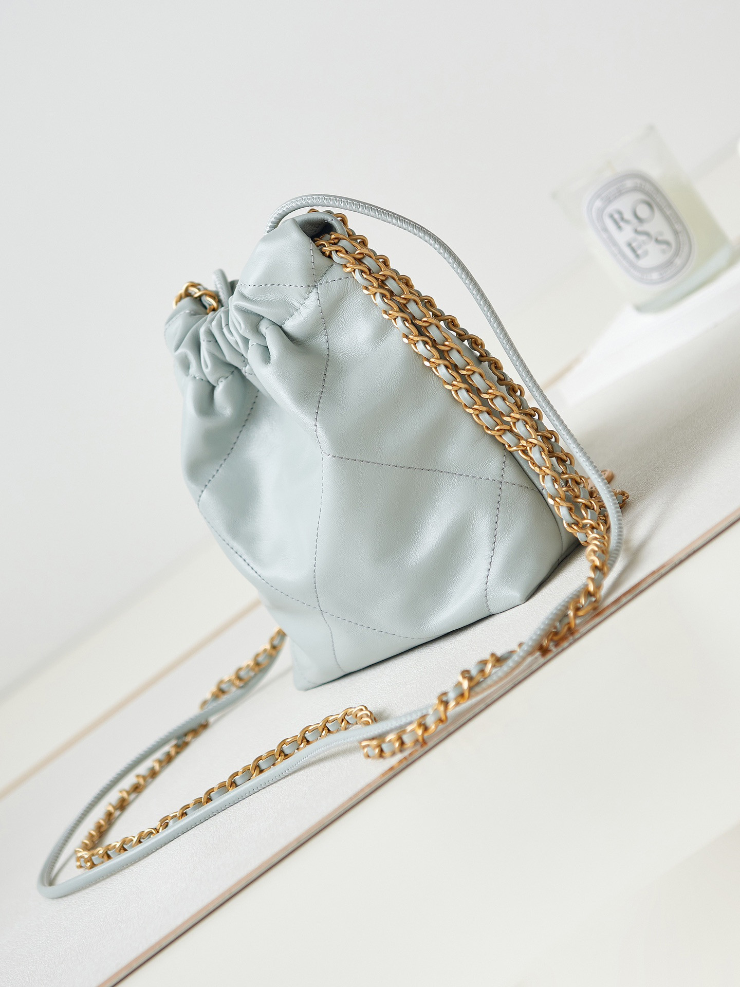 CHANEL 22 MINI HANDBAG Shiny Calfskin Light Blue 7.8 * 7.4 * 2.3 in - Image 5