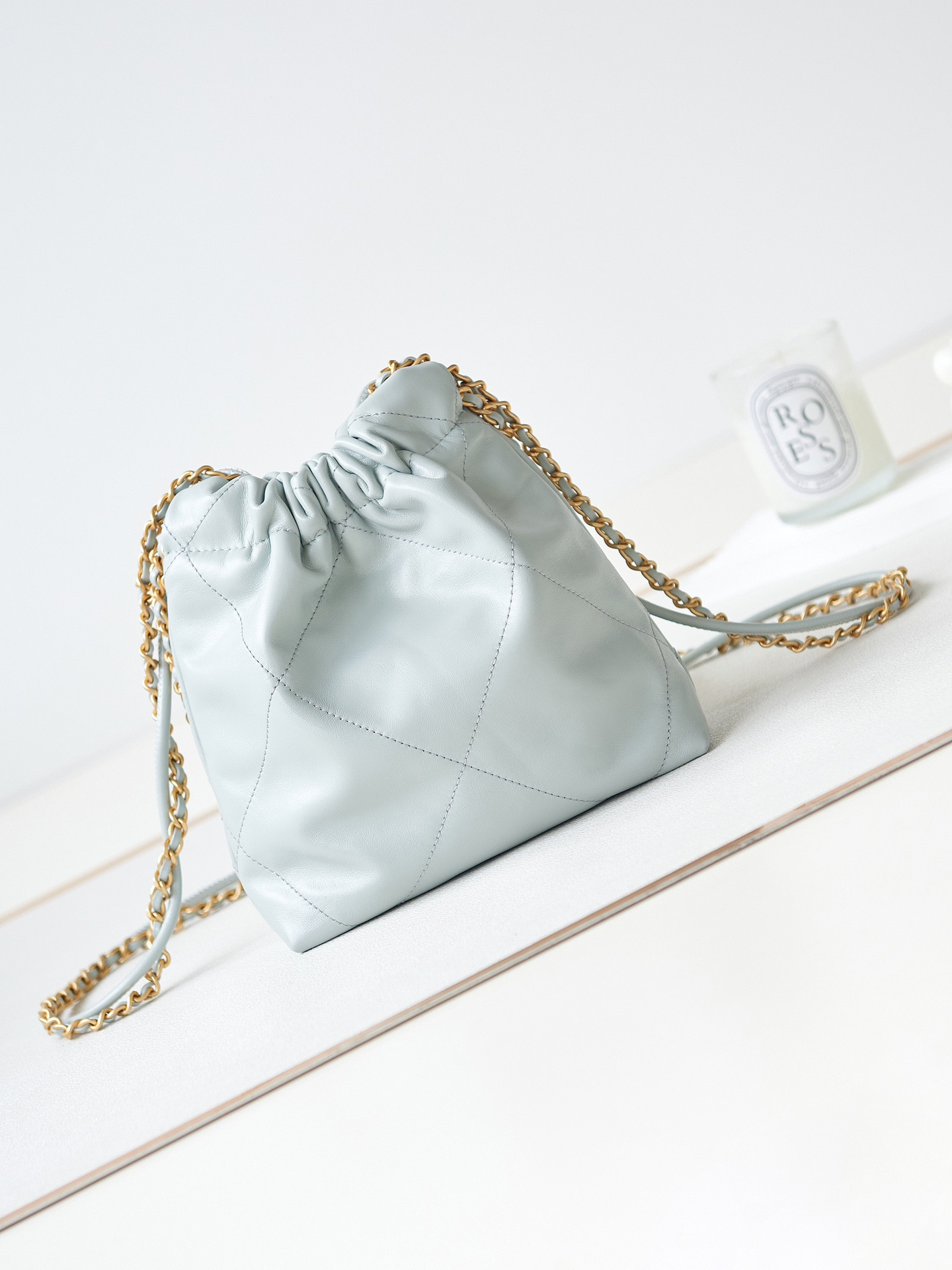 CHANEL 22 MINI HANDBAG Shiny Calfskin Light Blue 7.8 * 7.4 * 2.3 in - Image 6