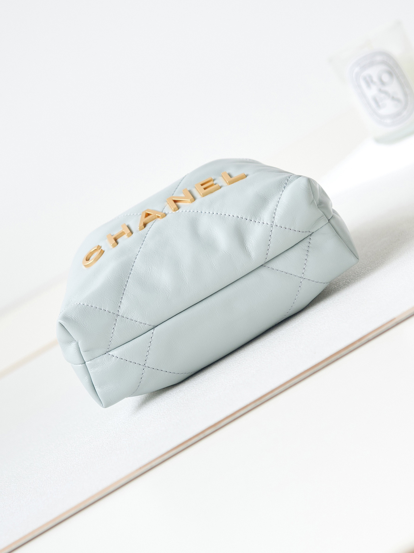 CHANEL 22 MINI HANDBAG Shiny Calfskin Light Blue 7.8 * 7.4 * 2.3 in - Image 7