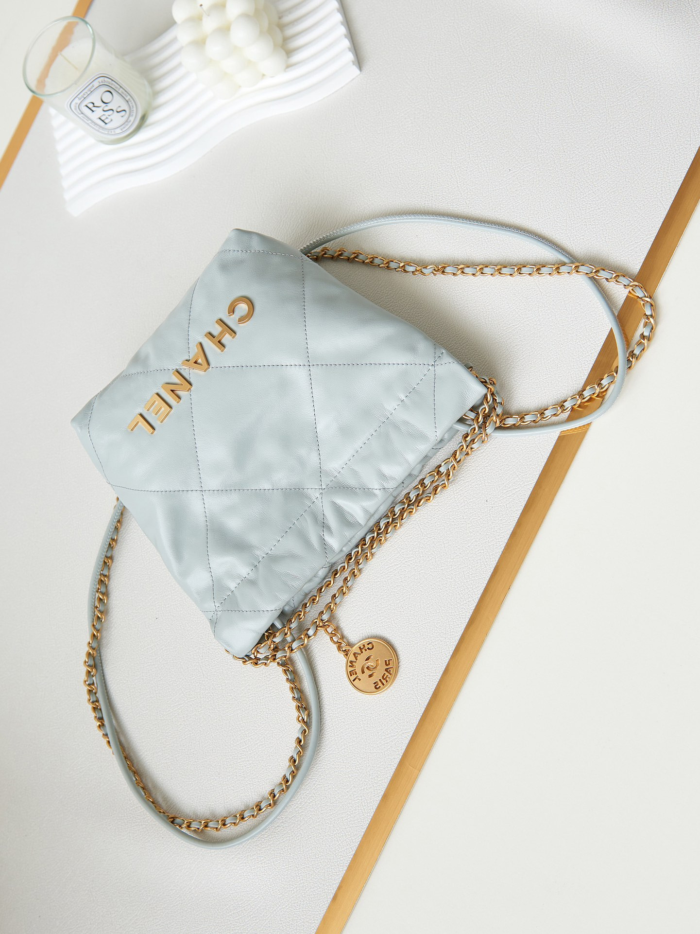 CHANEL 22 MINI HANDBAG Shiny Calfskin Light Blue 7.8 * 7.4 * 2.3 in - Image 8