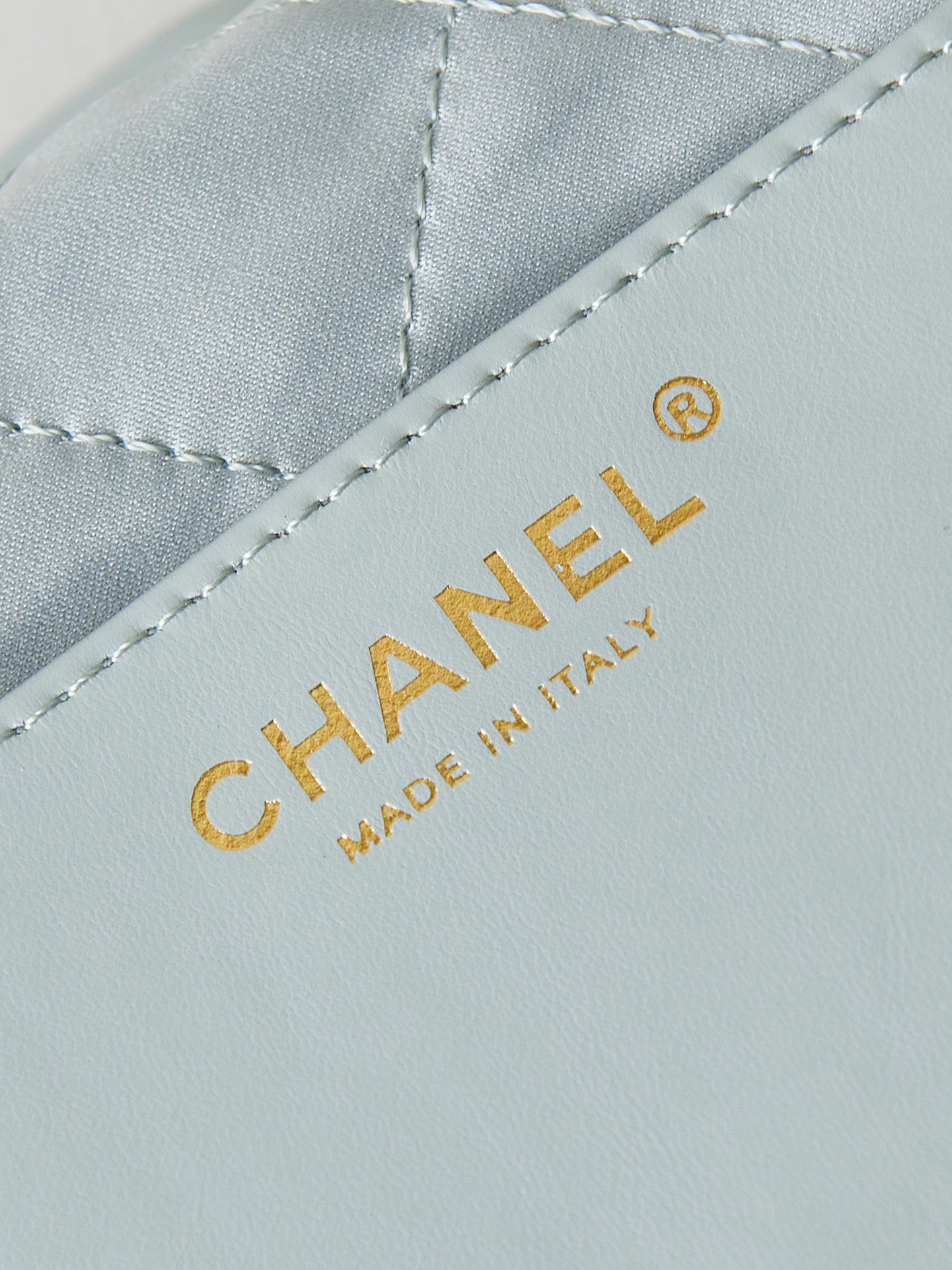 CHANEL 22 MINI HANDBAG Shiny Calfskin Light Blue 7.8 * 7.4 * 2.3 in - Image 10