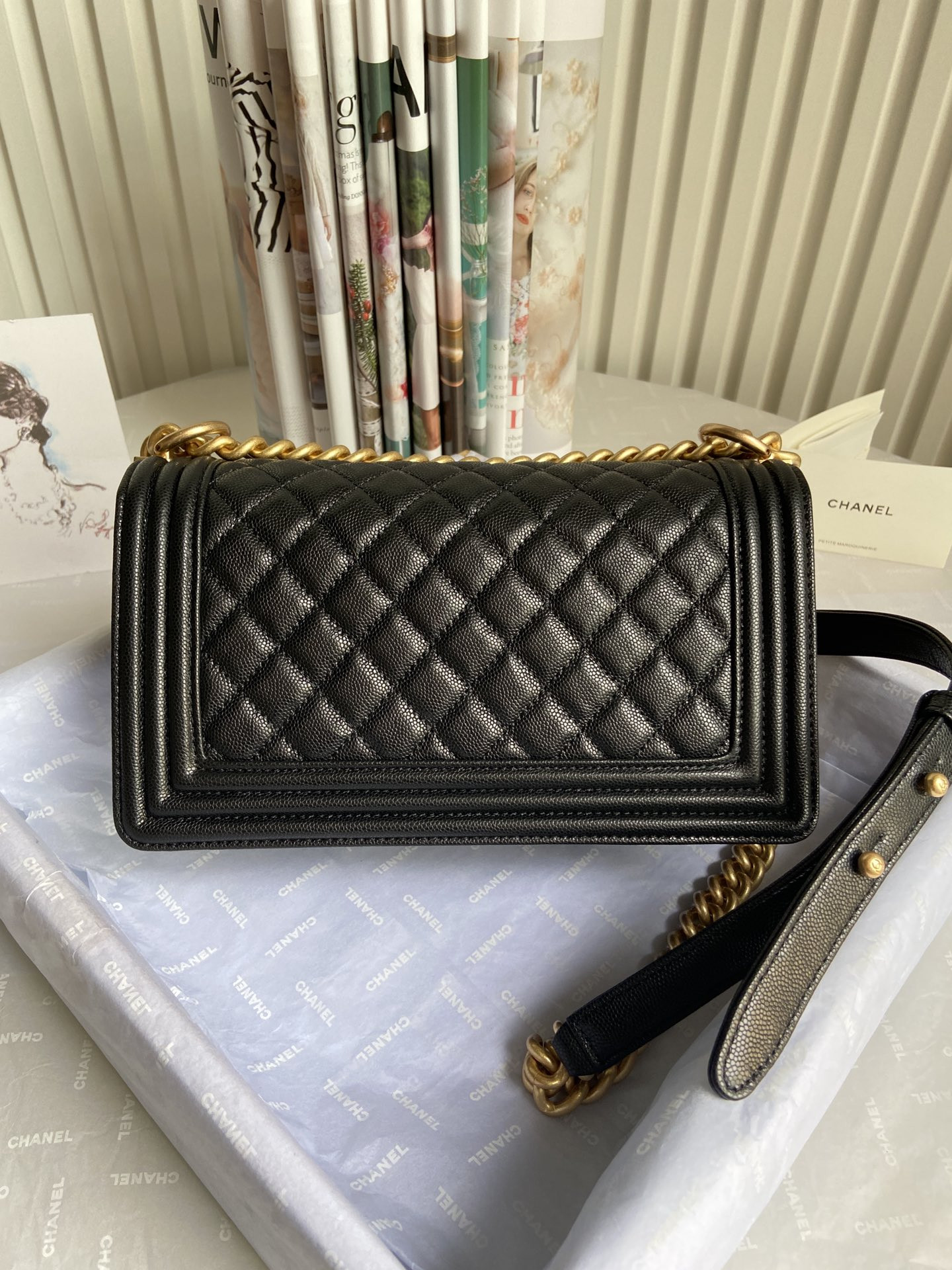 BOY CHANEL HANDBAG Shiny Grained Calfskin 5.9 × 9.8 × 3.5 in - Image 3