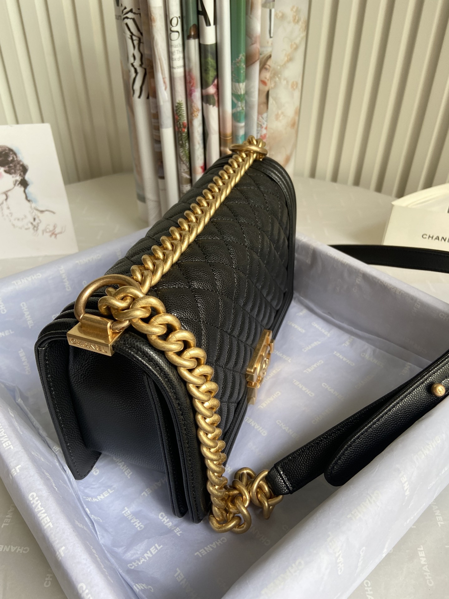 BOY CHANEL HANDBAG Shiny Grained Calfskin 5.9 × 9.8 × 3.5 in - Image 4