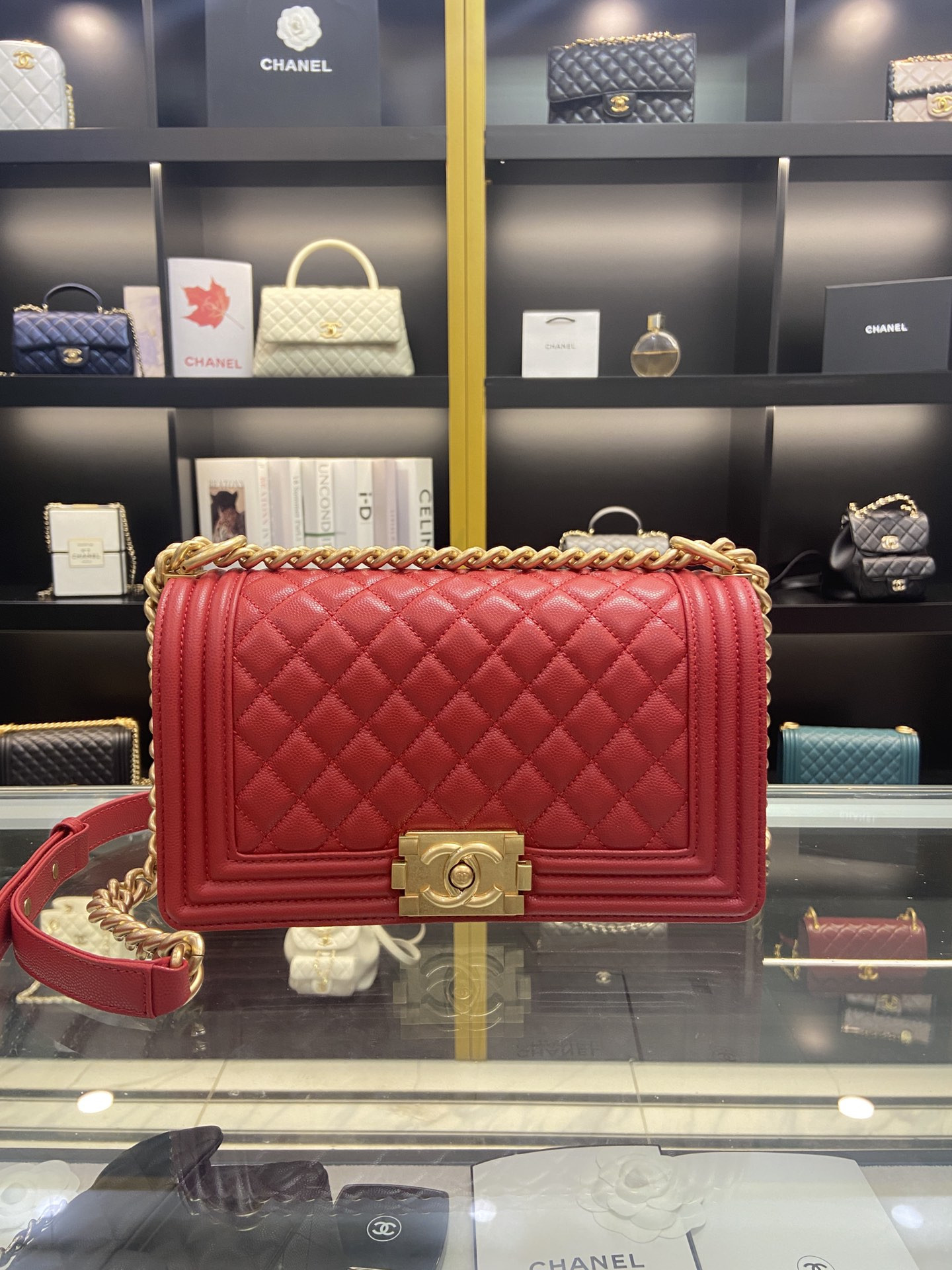 BOY CHANEL HANDBAG Shiny Grained Calfskin Gold-Tone Metal Green 5.9 × 9.8 × 3.5 in
