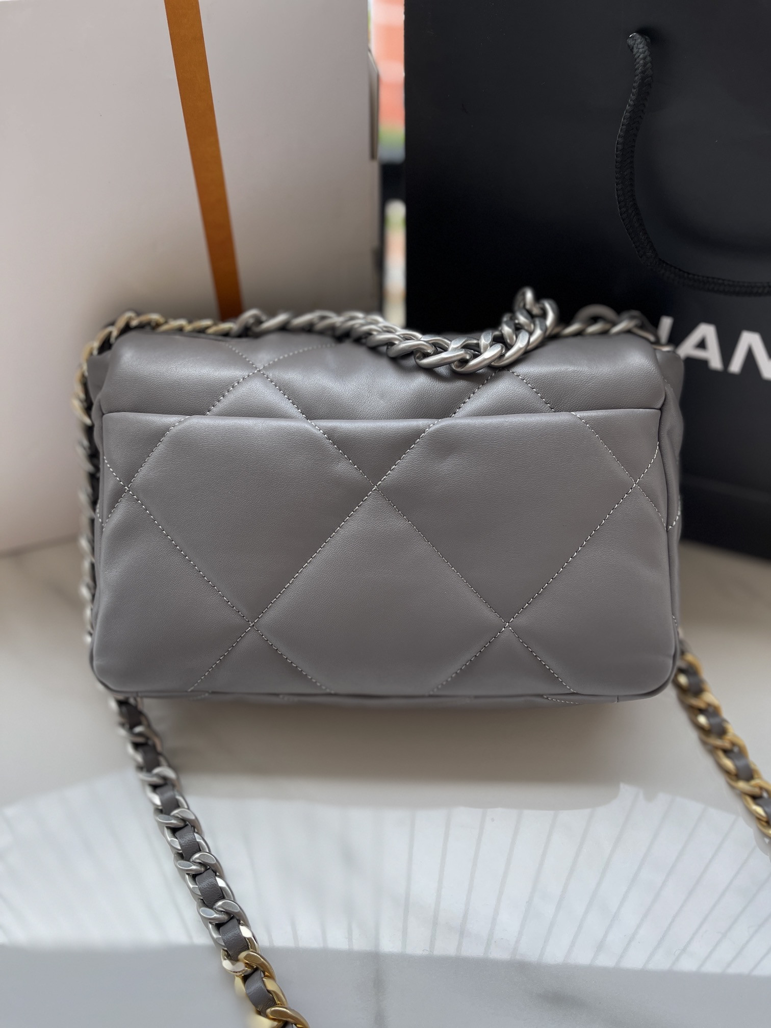 CHANEL 19 HANDBAG Shiny Leather, Gold-Tone, Silver-Tone Ruthenium-Finish Metal Dark Gray 6.2 * 10.1 * 3.5 in - Image 3