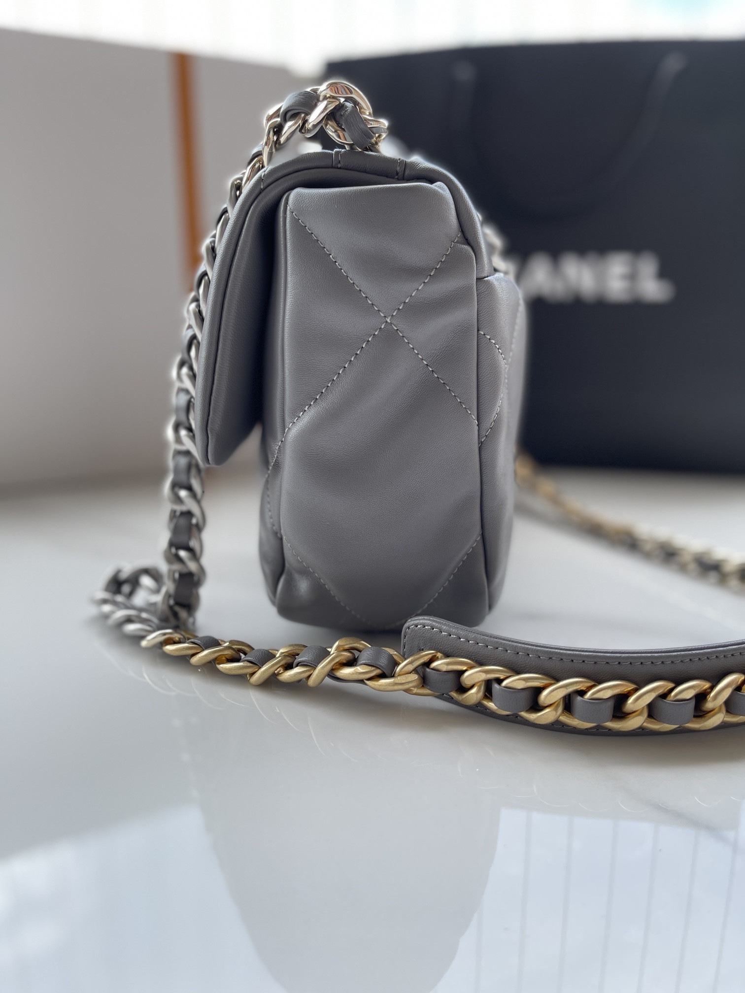 CHANEL 19 HANDBAG Shiny Leather, Gold-Tone, Silver-Tone Ruthenium-Finish Metal Dark Gray 6.2 * 10.1 * 3.5 in - Image 4