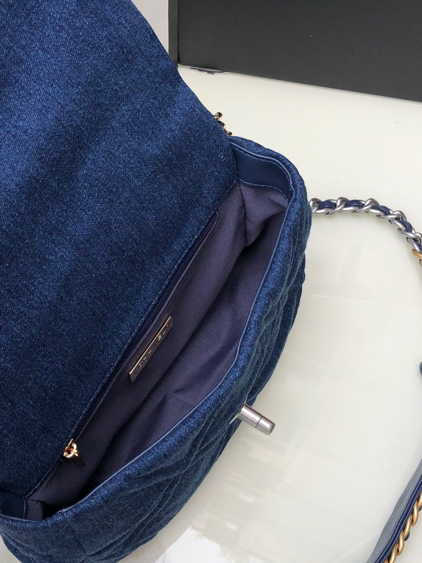 CHANEL 19 HANDBAG, Gold-Tone, Silver-Tone Ruthenium-Finish Metal Navy 6.2 * 10.1 * 3.5 in - Image 9