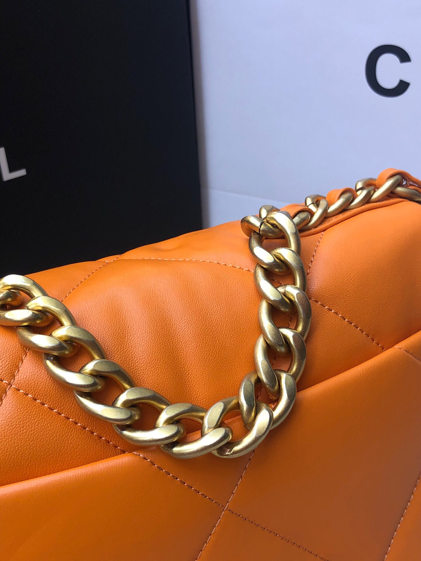 CHANEL 19 HANDBAG Shiny Leather, Gold-Tone, Silver-Tone Ruthenium-Finish Metal Orange 6.2 * 10.1 * 3.5 in - Image 4