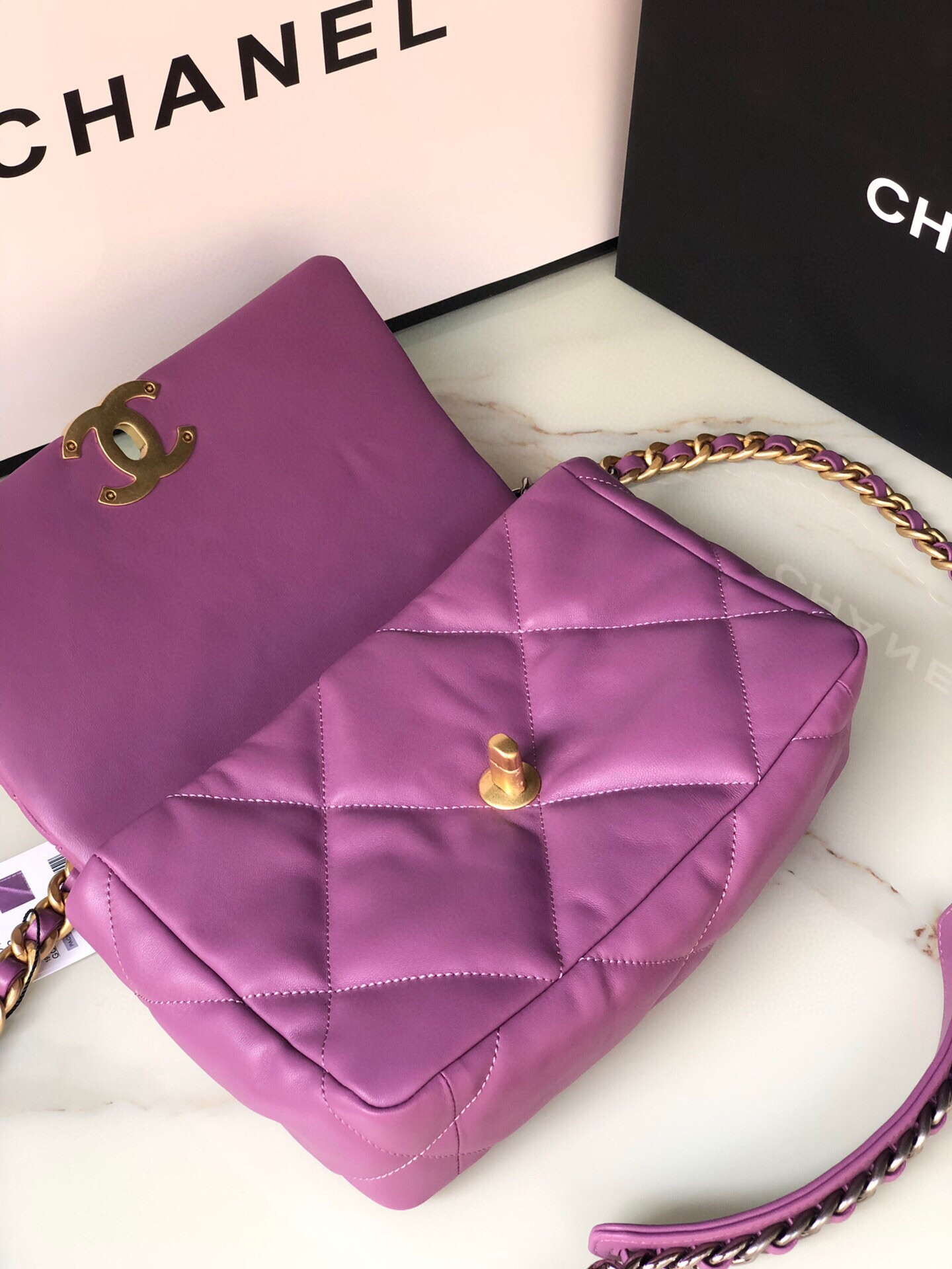 CHANEL 19 HANDBAG Shiny Leather, Gold-Tone, Silver-Tone Ruthenium-Finish Metal Purple 6.2 * 10.1 * 3.5 in - Image 8